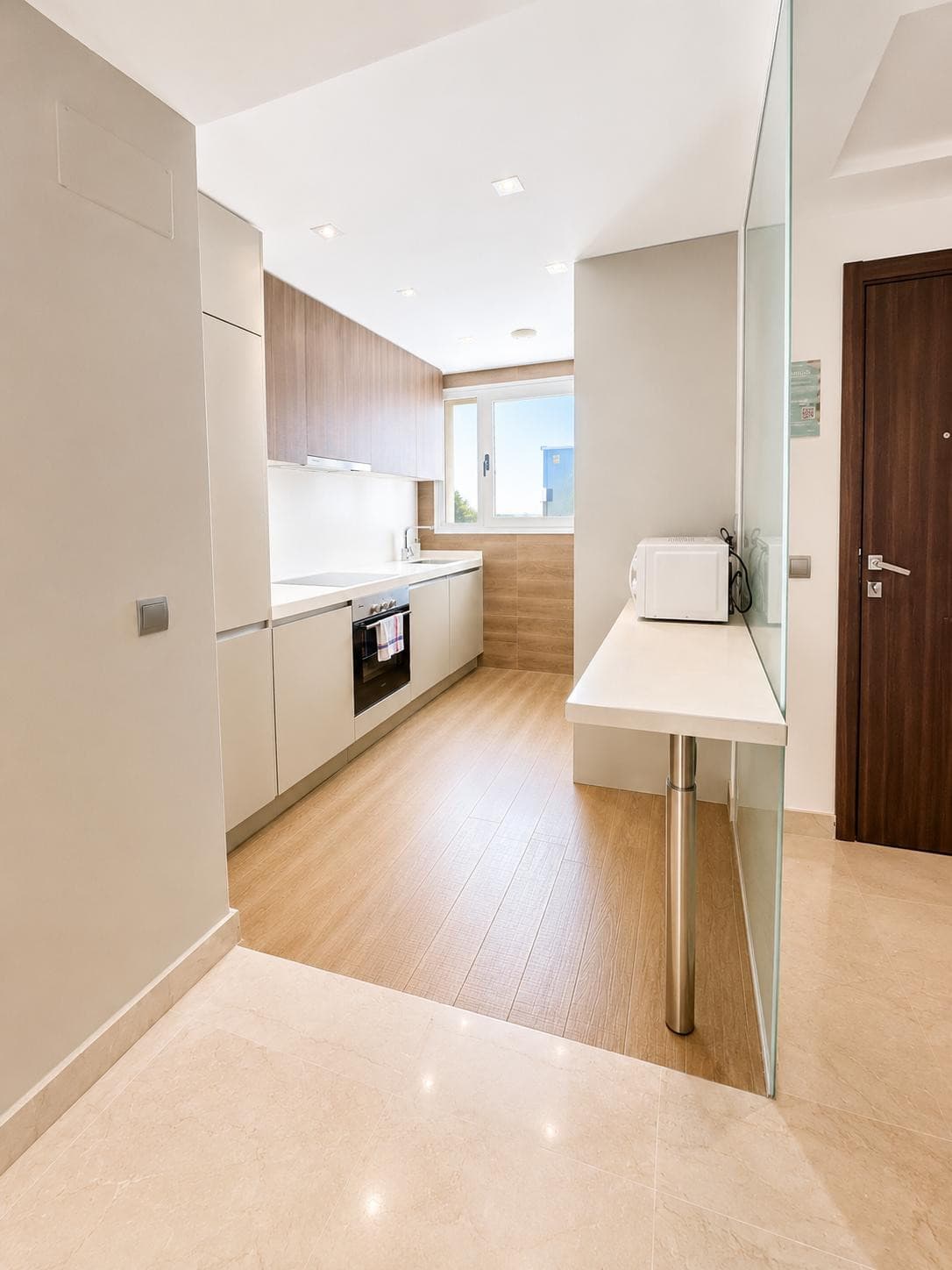 Super modern apartment, finished to the highest standards and with an unbeatable location in the beach area of San Pedro
