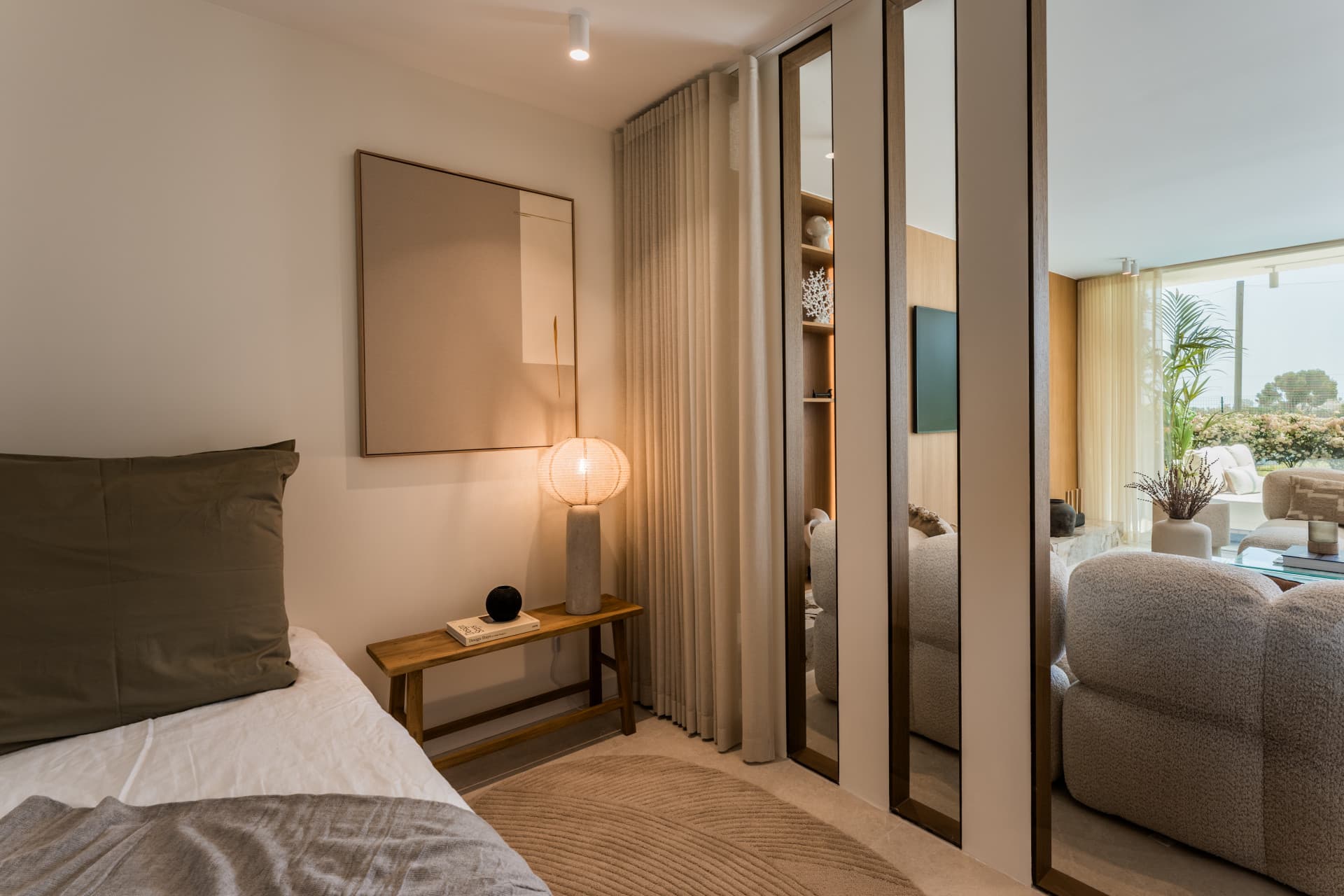 Discover an exceptional four-bedroom luxury apartment in the heart of the prestigious Aloha area, one of Nueva Andalucía