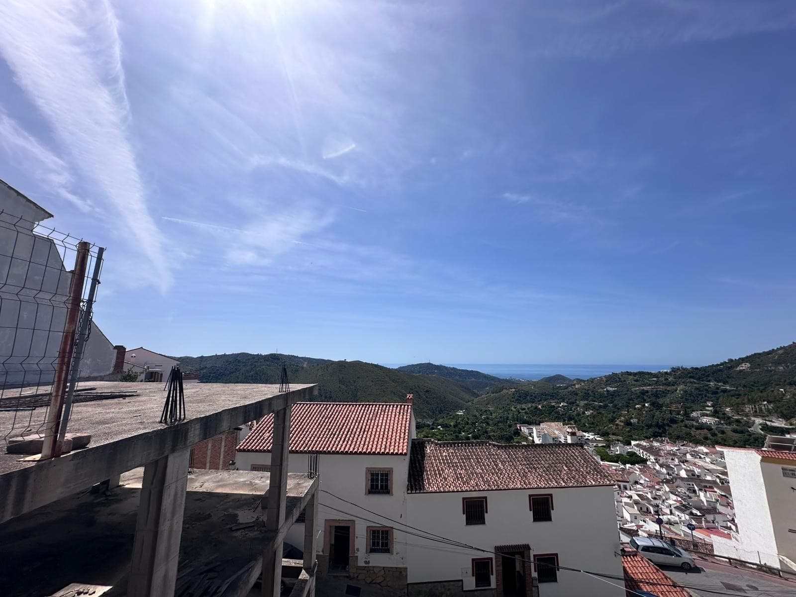 Urban plot with project and panoramic sea views – opportunity for residential development