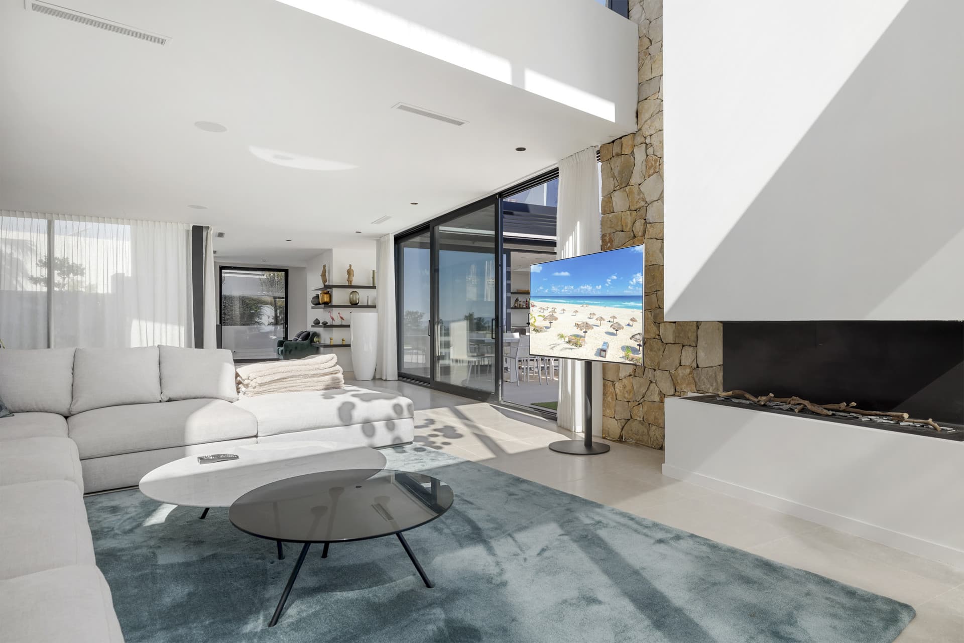 Villa Aqua is a newly built, luxury contemporary villa located in the highly sought-after urbanization of La Alquería, B