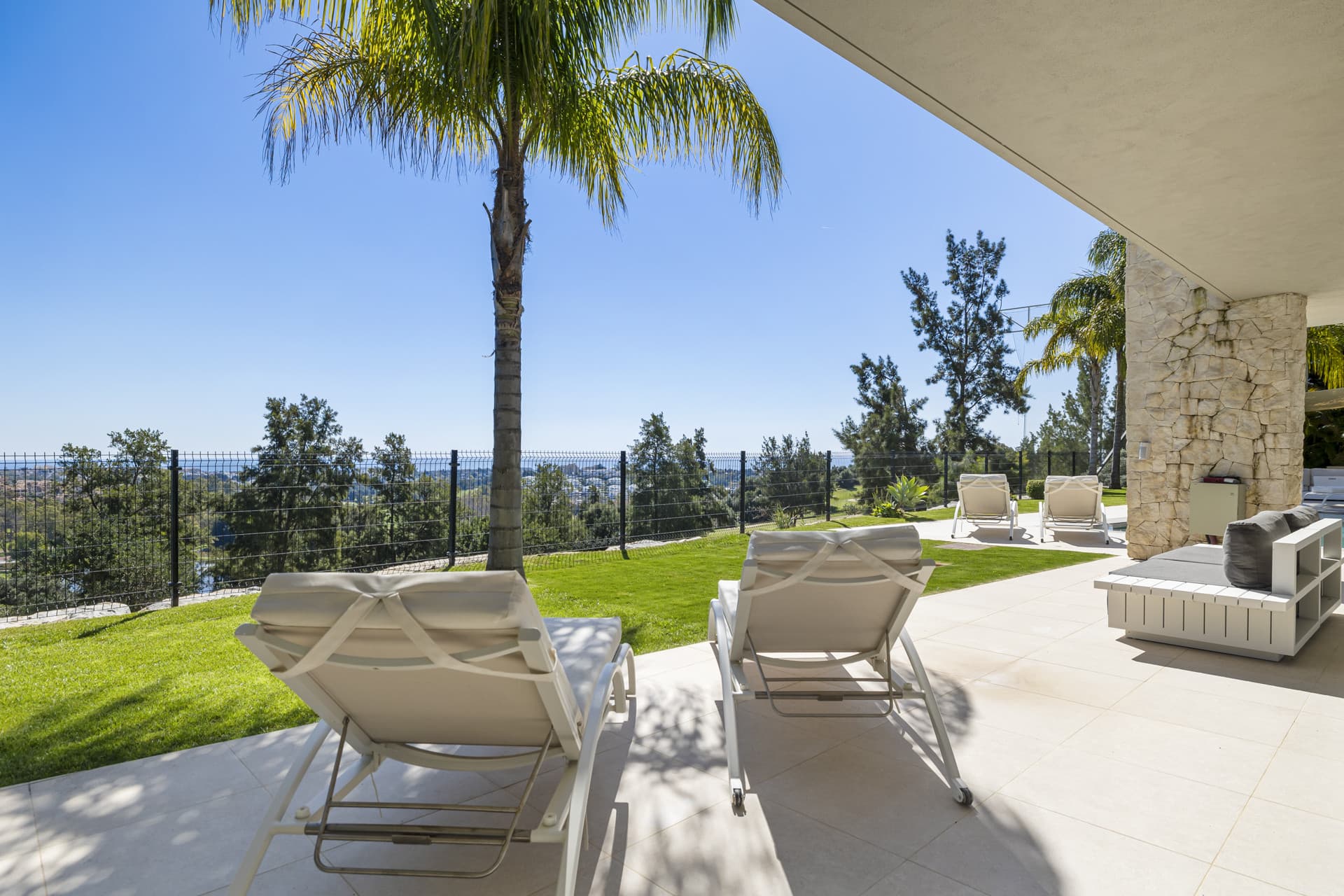 Villa Aqua is a newly built, luxury contemporary villa located in the highly sought-after urbanization of La Alquería, B