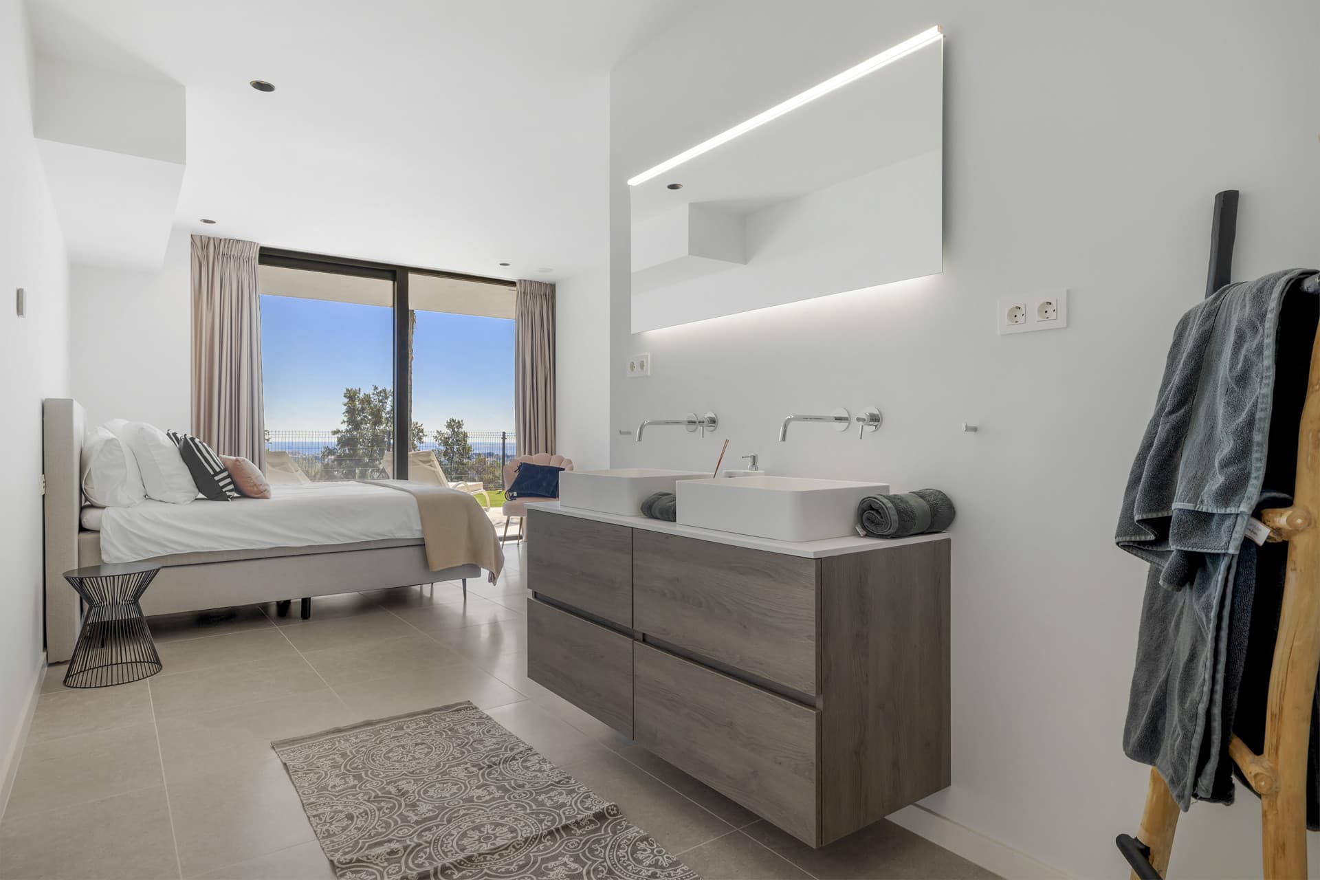 Villa Aqua is a newly built, luxury contemporary villa located in the highly sought-after urbanization of La Alquería, B
