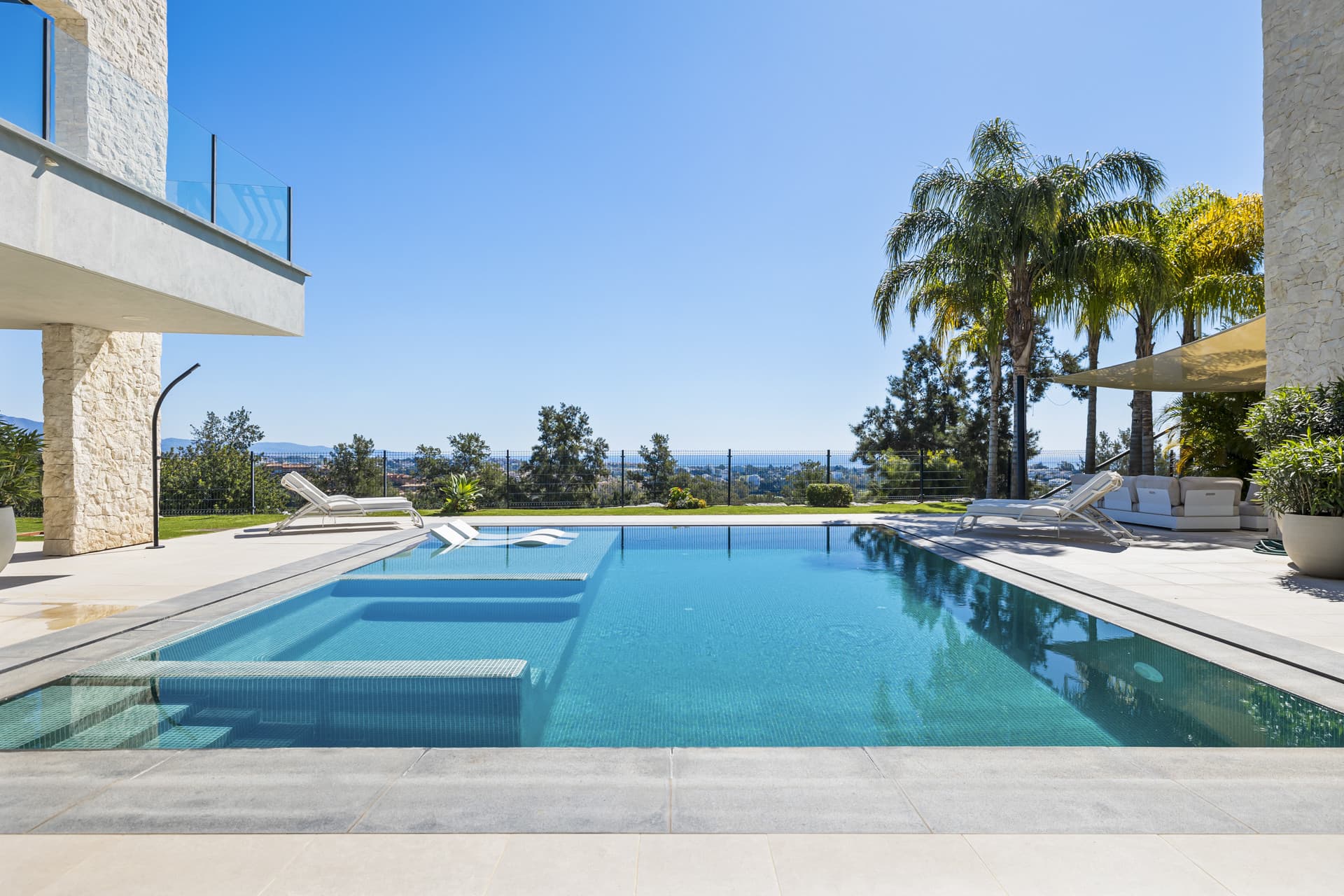 Villa Aqua is a newly built, luxury contemporary villa located in the highly sought-after urbanization of La Alquería, B