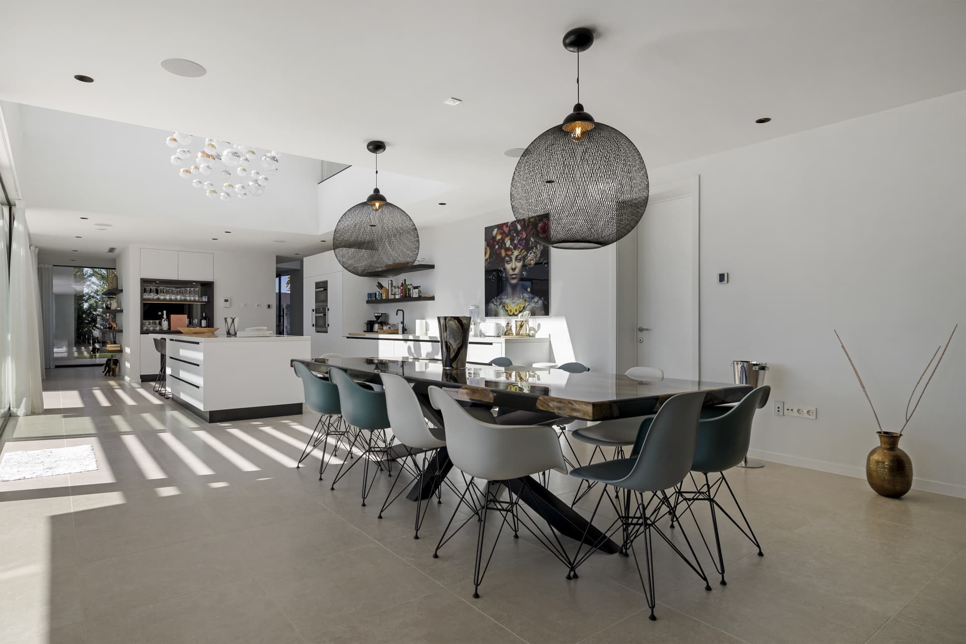 Villa Aqua is a newly built, luxury contemporary villa located in the highly sought-after urbanization of La Alquería, B