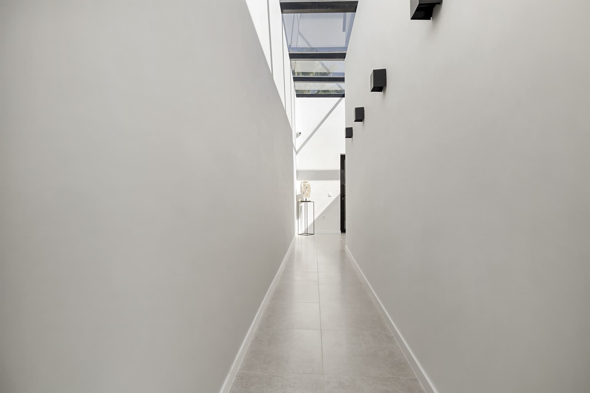 Villa Aqua is a newly built, luxury contemporary villa located in the highly sought-after urbanization of La Alquería, B