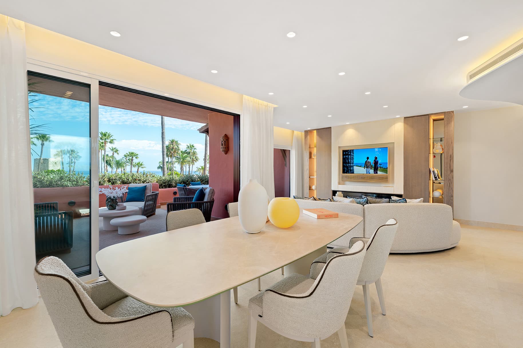 Located in the exclusive beachfront community of Cabo Bermejo in Estepona, this beautifully renovated ground-floor apart