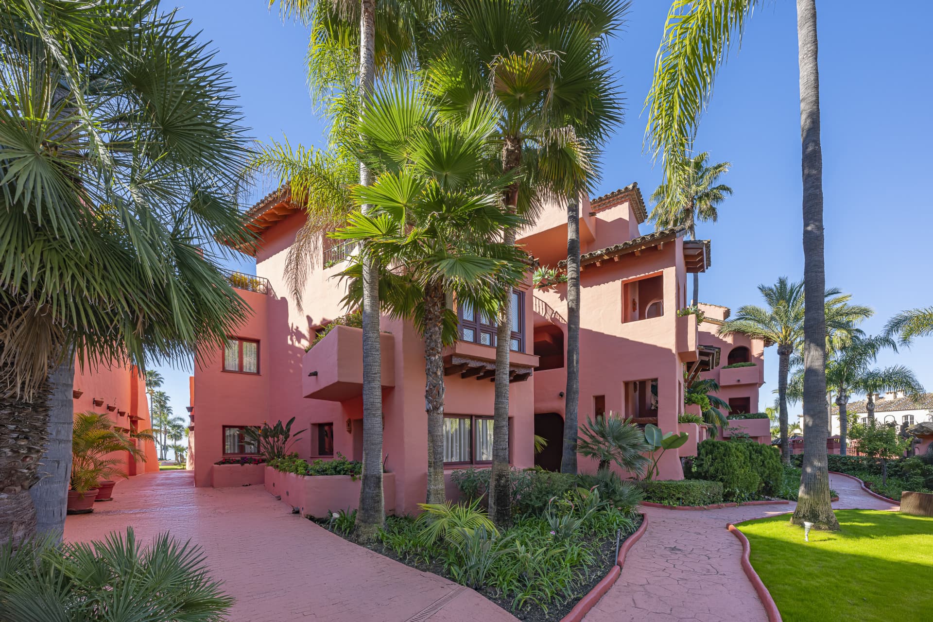 Located in the exclusive beachfront community of Cabo Bermejo in Estepona, this beautifully renovated ground-floor apart