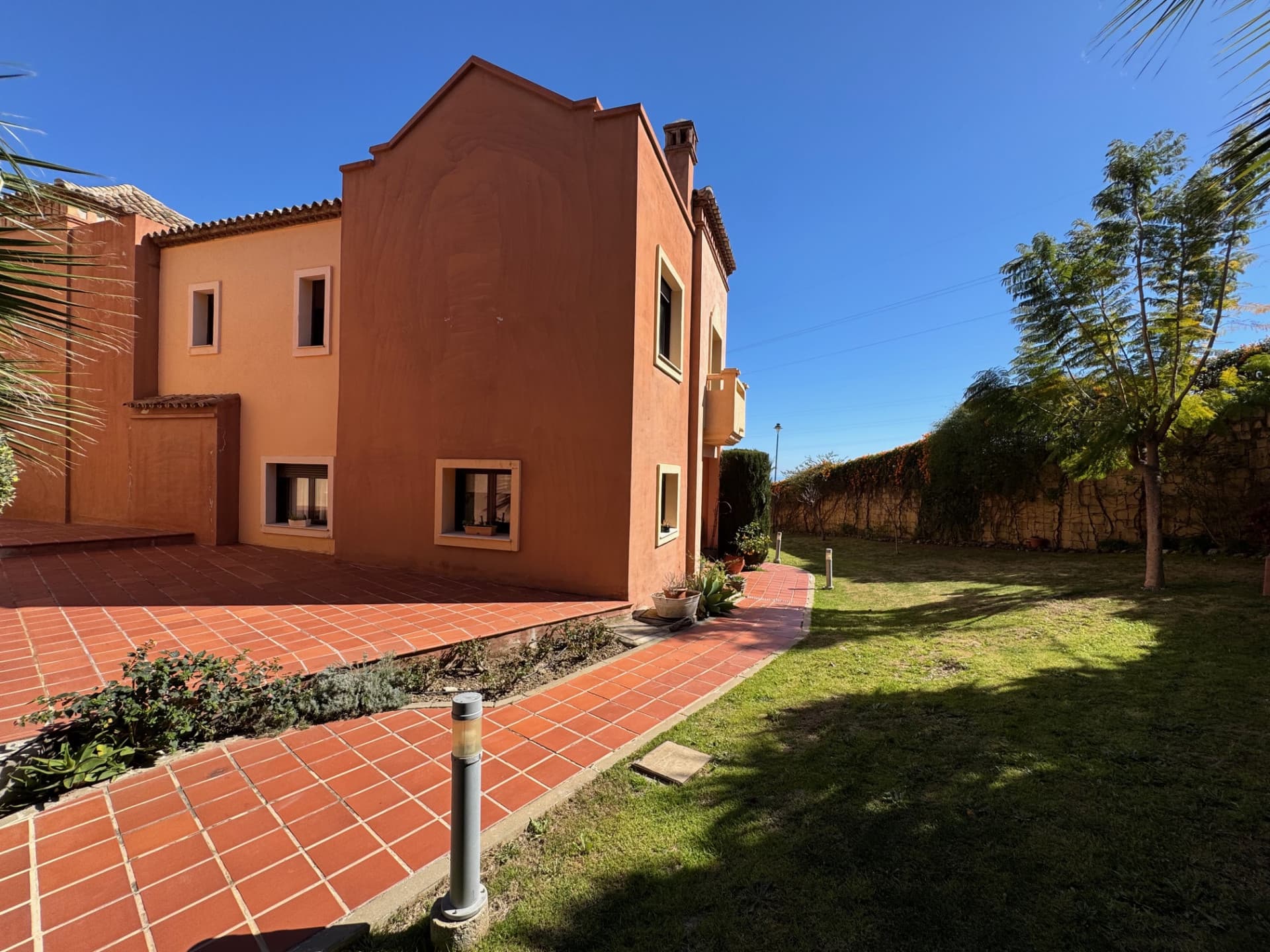 Spacious Corner Townhouse in Las Villas de Santa Maria, Estepona West Located in a residential area, urb Las Villas de S