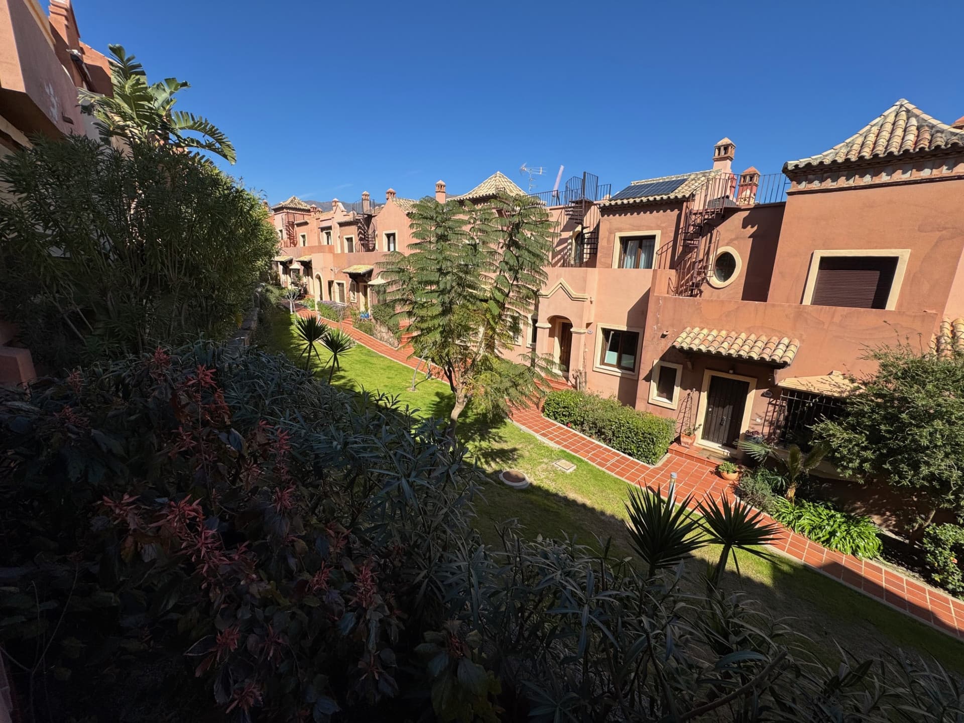 Spacious Corner Townhouse in Las Villas de Santa Maria, Estepona West Located in a residential area, urb Las Villas de S