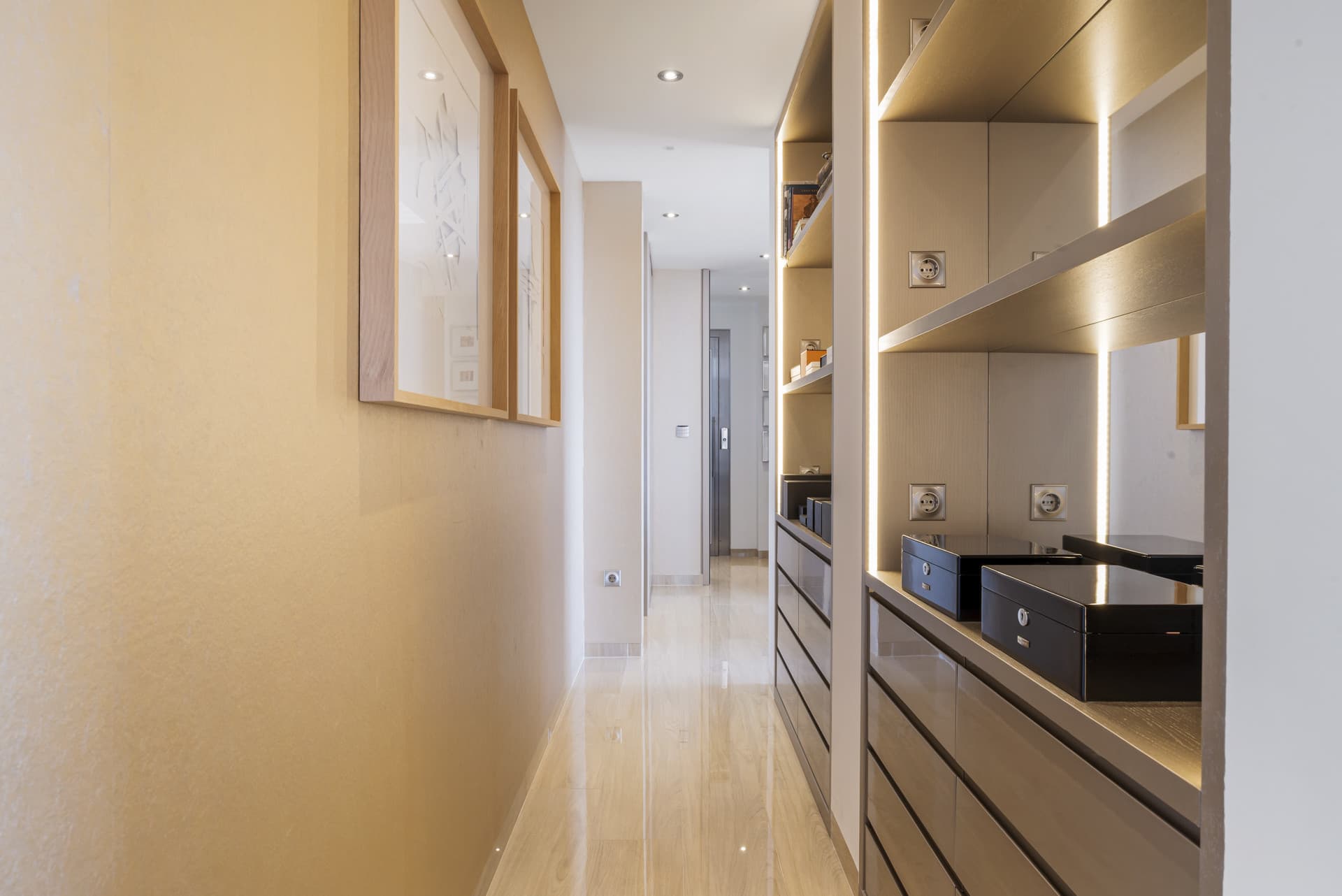 Located in the exclusive and tranquil gated community of Los Almendros, this outstanding south-facing duplex penthouse o
