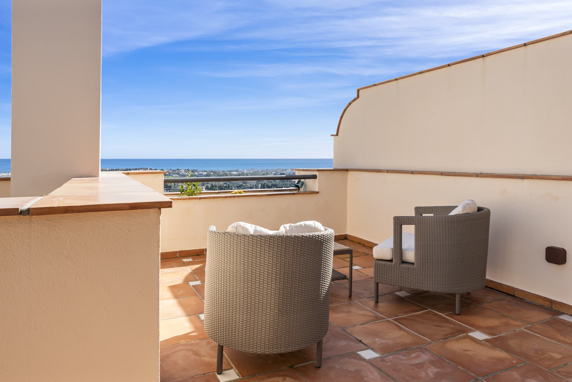 Located in the exclusive and tranquil gated community of Los Almendros, this outstanding south-facing duplex penthouse o