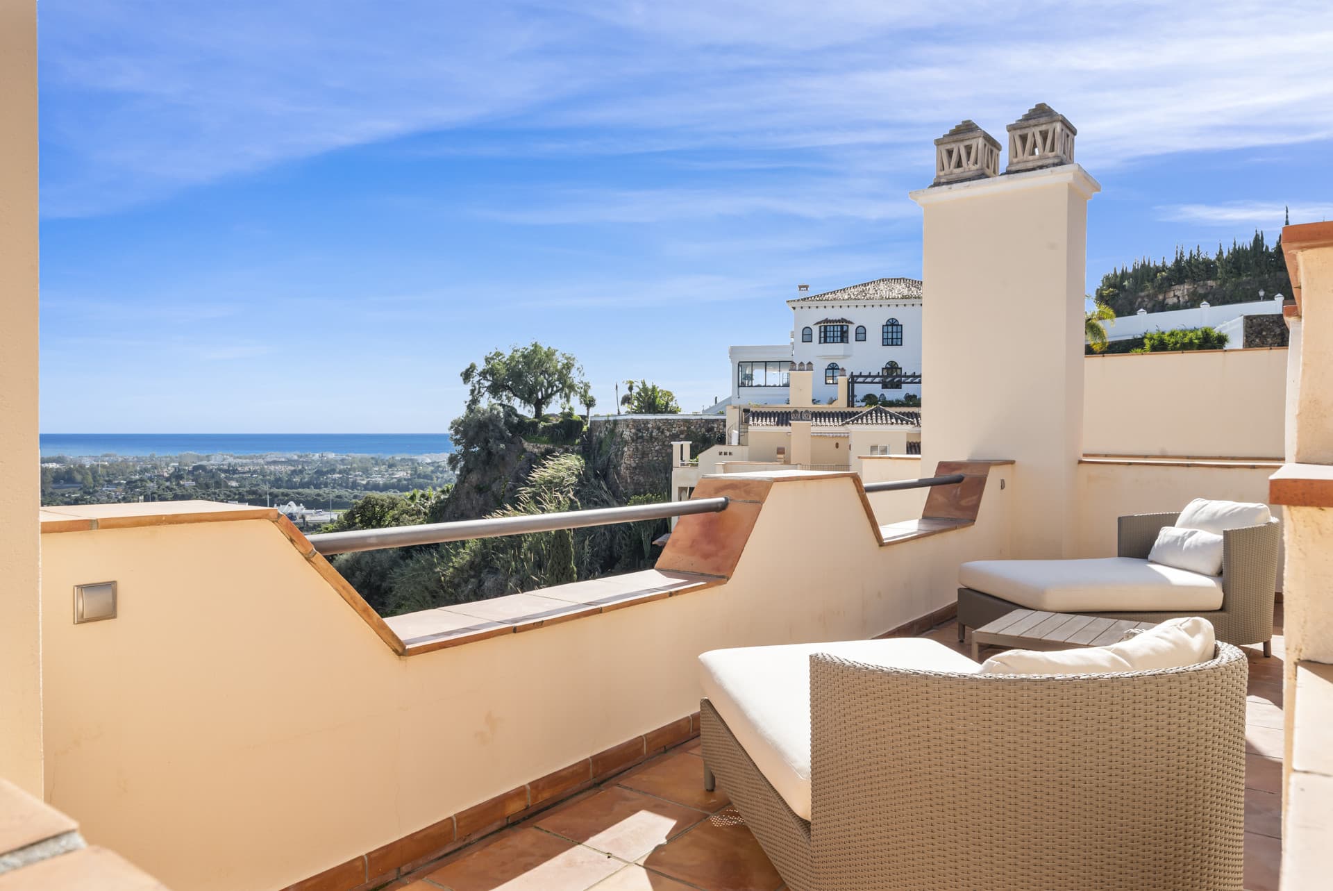 Located in the exclusive and tranquil gated community of Los Almendros, this outstanding south-facing duplex penthouse o
