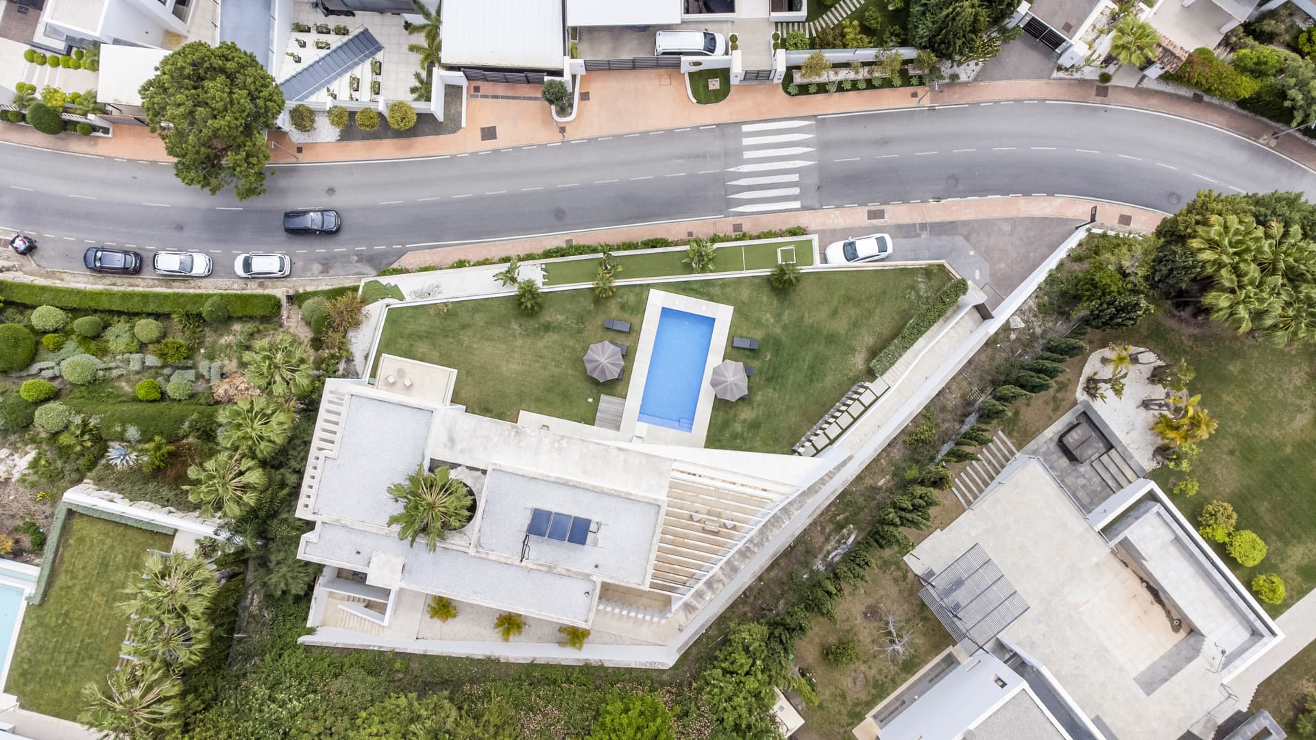 Sophisticated Villa With Panoramic Vistas and Lush Greenery Set in the prestigious enclave of La Alquería in Benahavís,