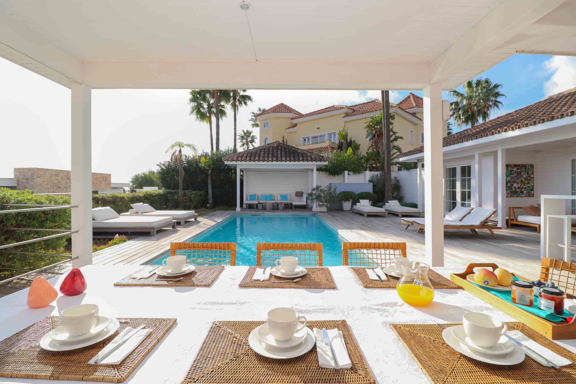Discover timeless elegance in this unique villa, ideally located in the tranquil residential area of La Alquería, Nueva