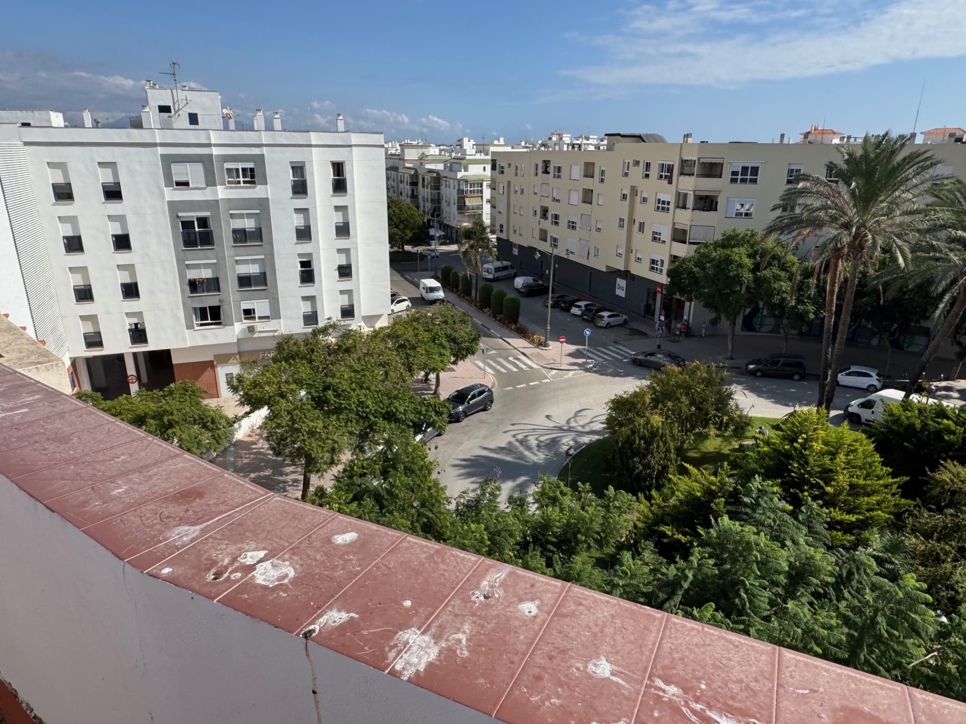 Exclusive 4-Bedroom Penthouse with Expansive Terrace and Private Solarium in the Prestigious Carlos Cano Area, Estepona