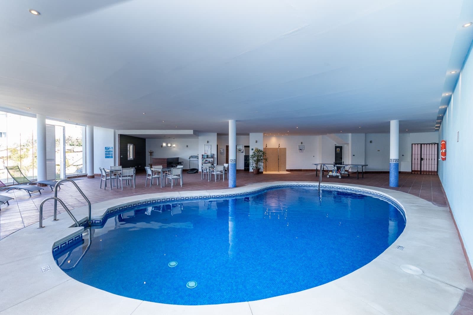 his spacious middle-floor apartment offers an exceptional combination of comfort, natural light and panoramic scenery, m