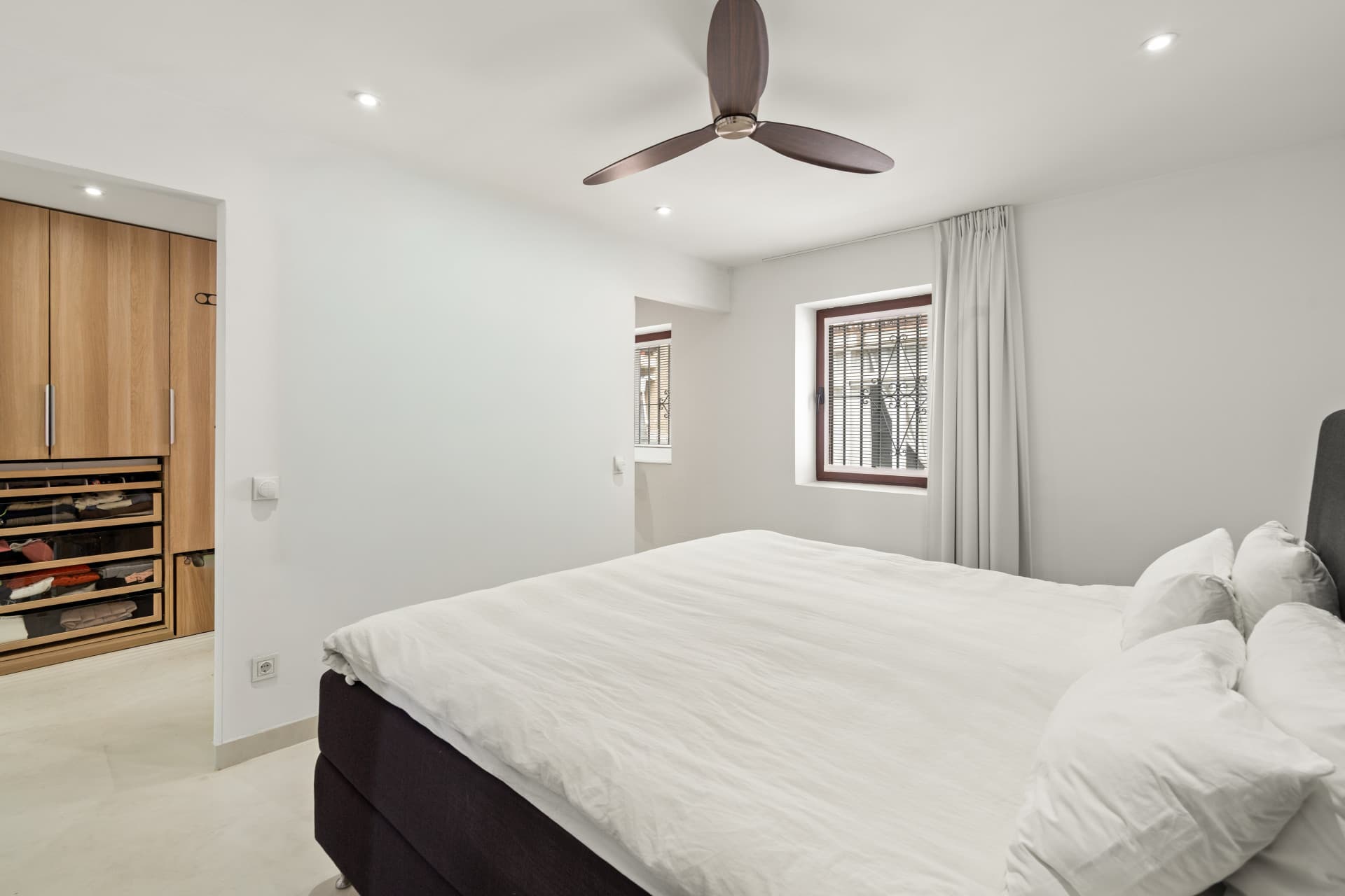 This beautifully renovated townhouse perfectly combines traditional Andalusian character with contemporary design, creat