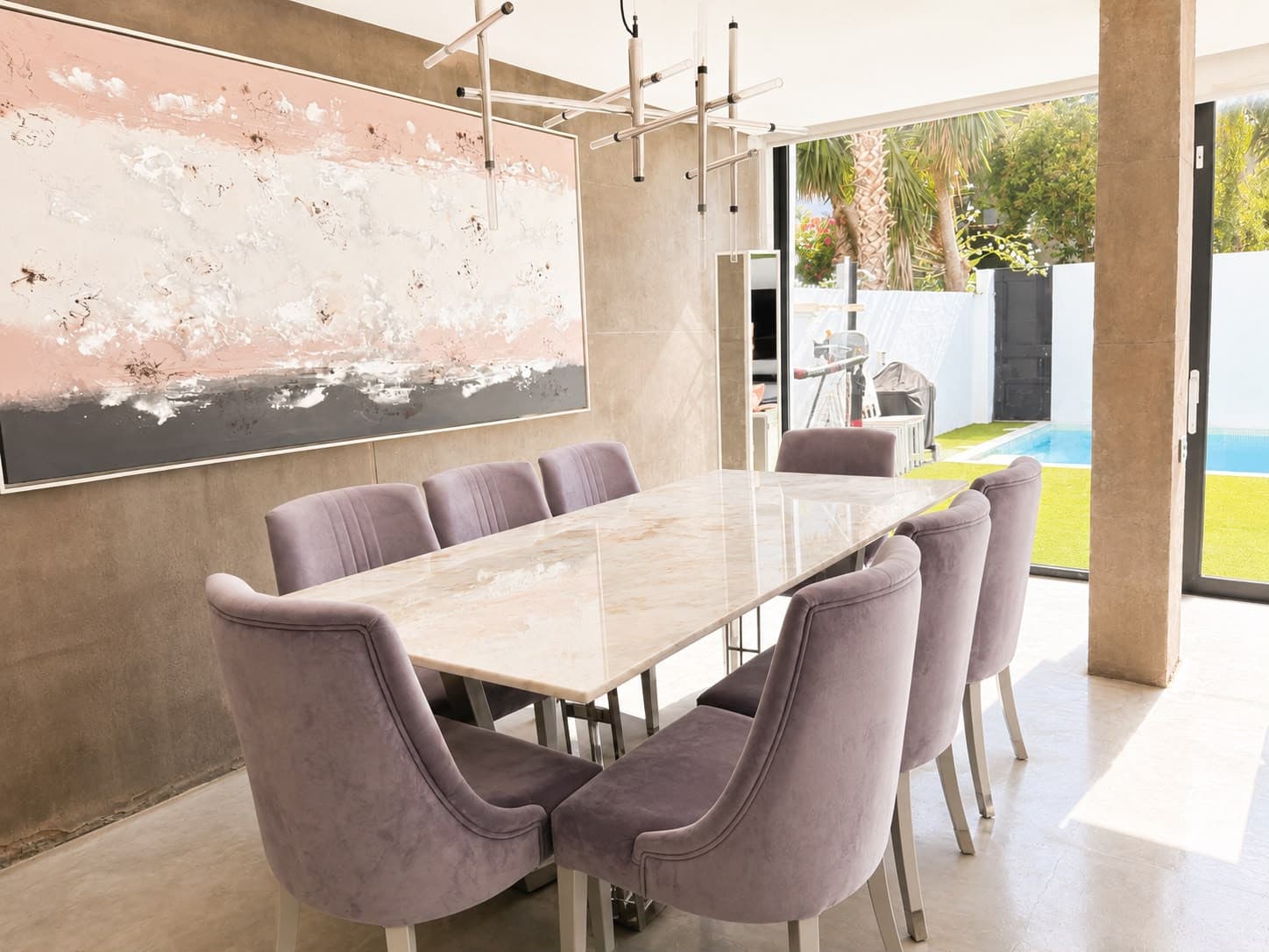ELEGANT SEMI-DETACHED VILLA WITH PRIVATE POOL NEAR PUERTO BANÚS A newly renovated, contemporary semi-detached villa loca