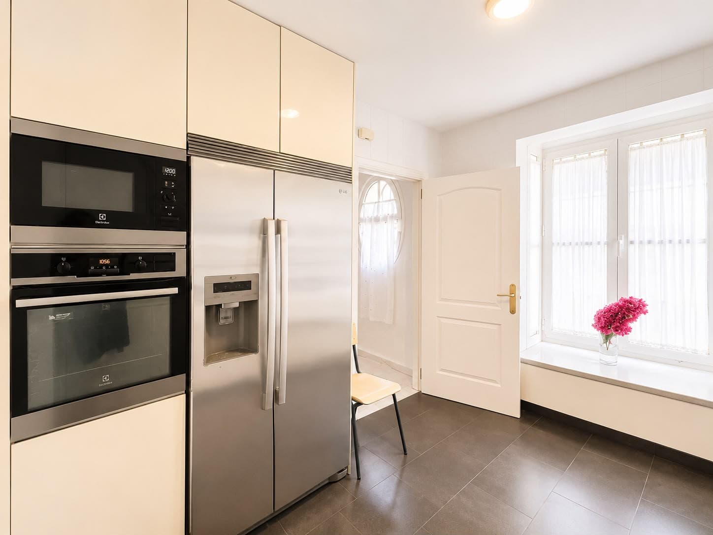 Here is the English version of the updated description, tailored for the international long-term rental market in Marbel