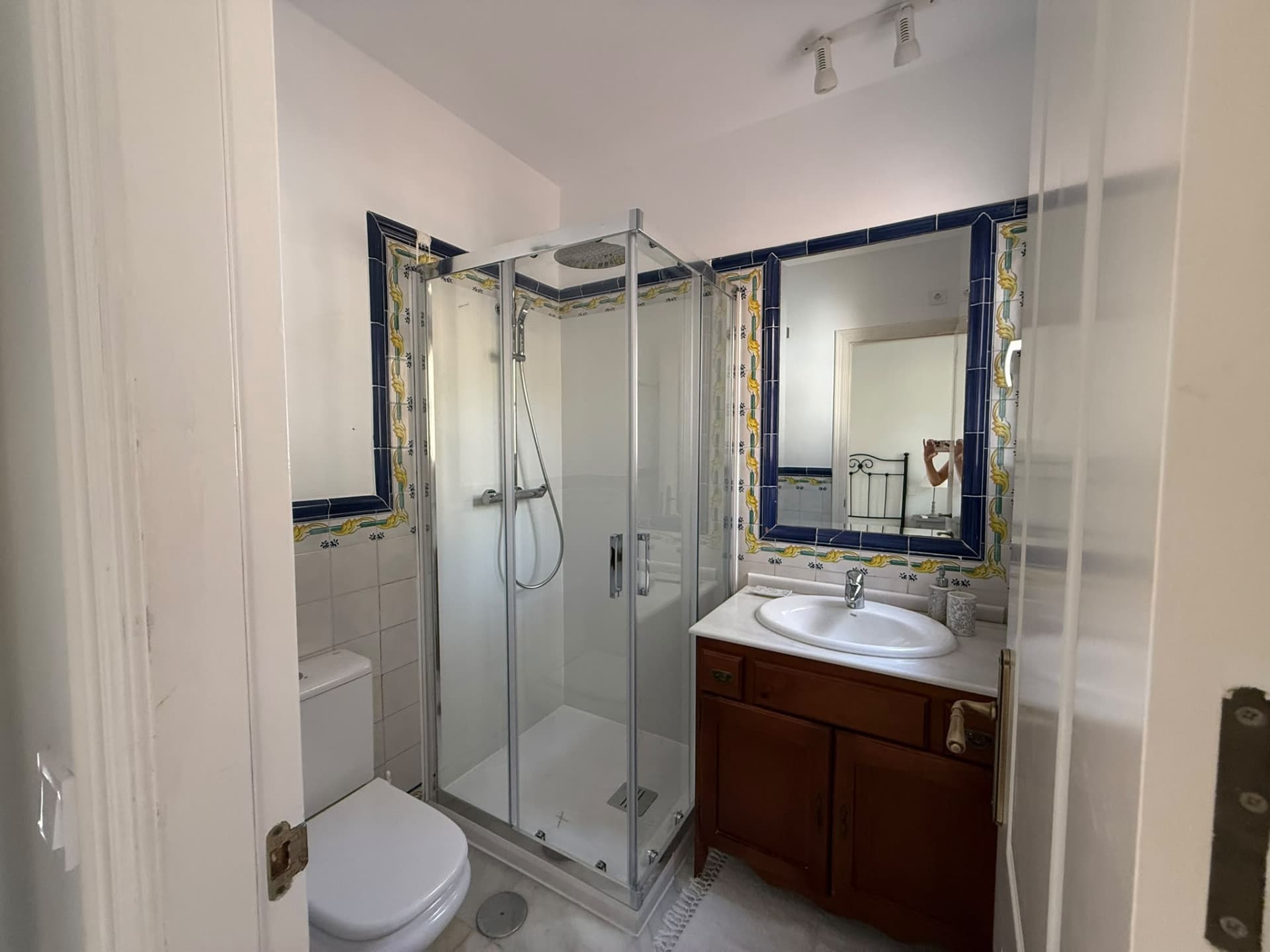 Here is the English version of the updated description, tailored for the international long-term rental market in Marbel