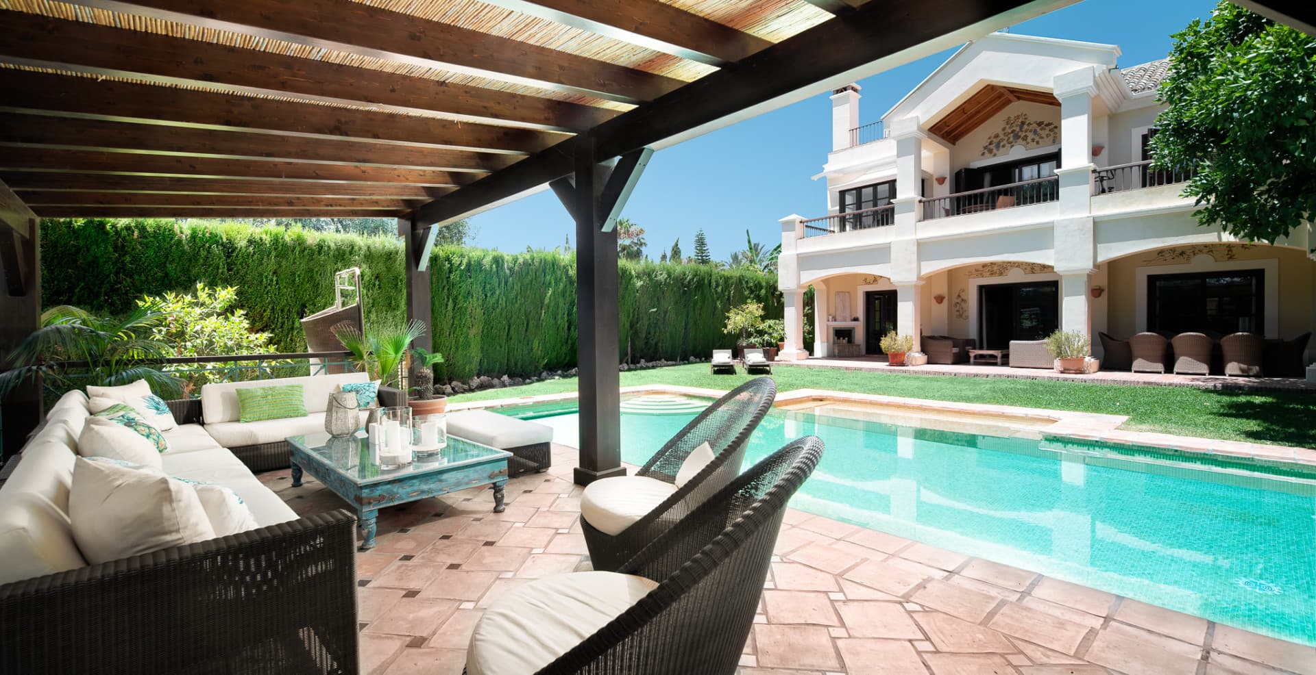 Elegant Traditional Andalusian Villa in Sierra Blanca Situated in the prestigious neighborhood of Sierra Blanca, nestled