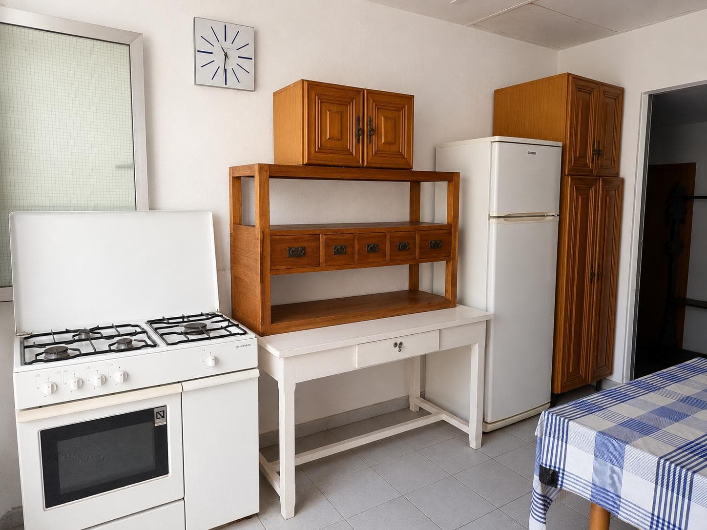 House with great potential in the center of Marbella It is currently divided into two apartments, ideal for rentals, and