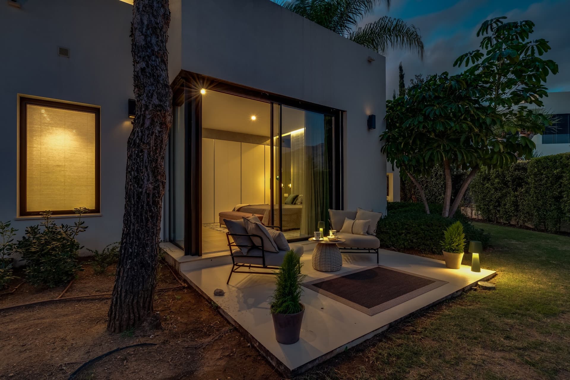 This exceptional villa is nestled within an exclusive gated community in Marbella’s prestigious Golden Mile