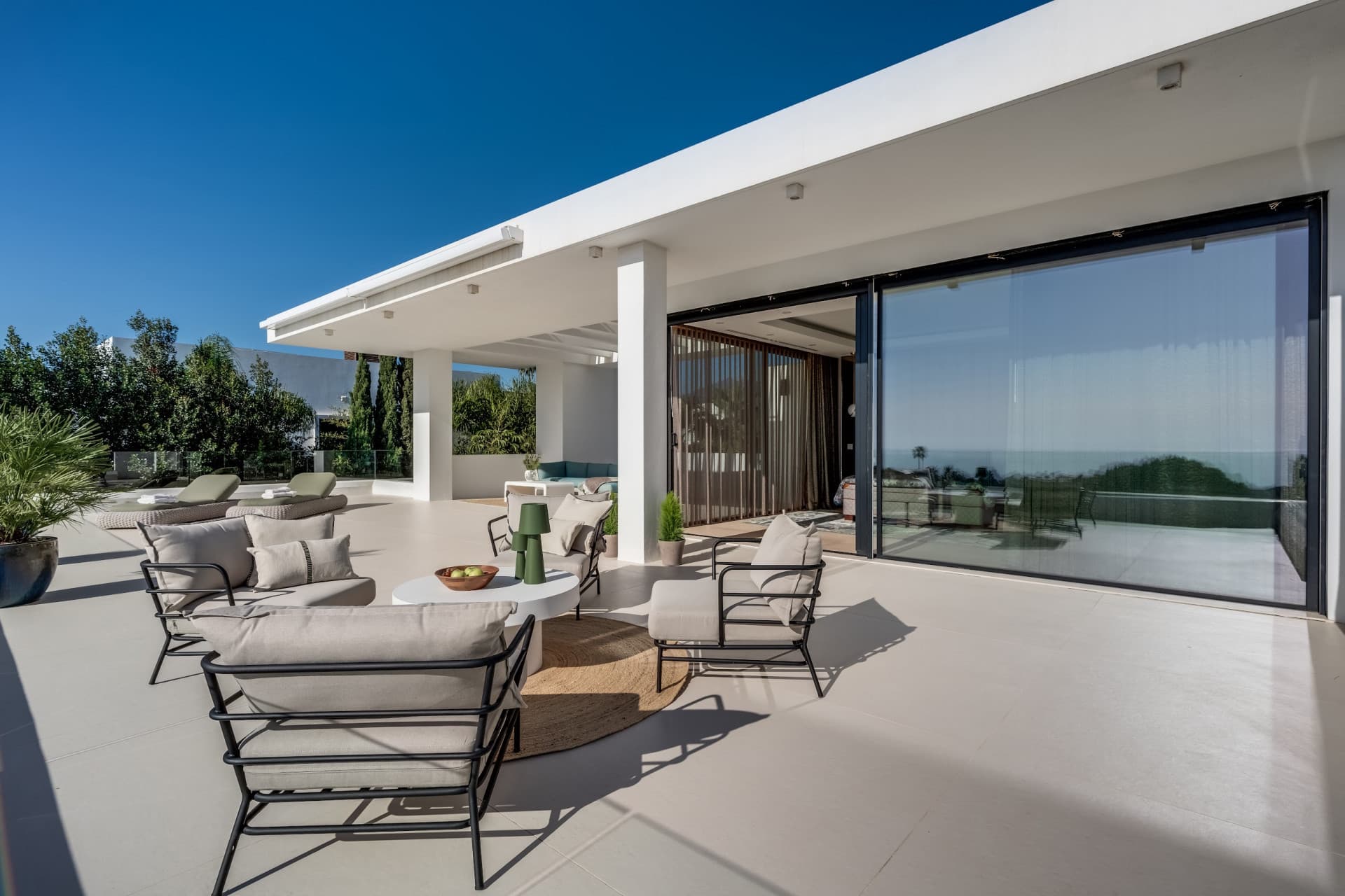 This exceptional villa is nestled within an exclusive gated community in Marbella’s prestigious Golden Mile