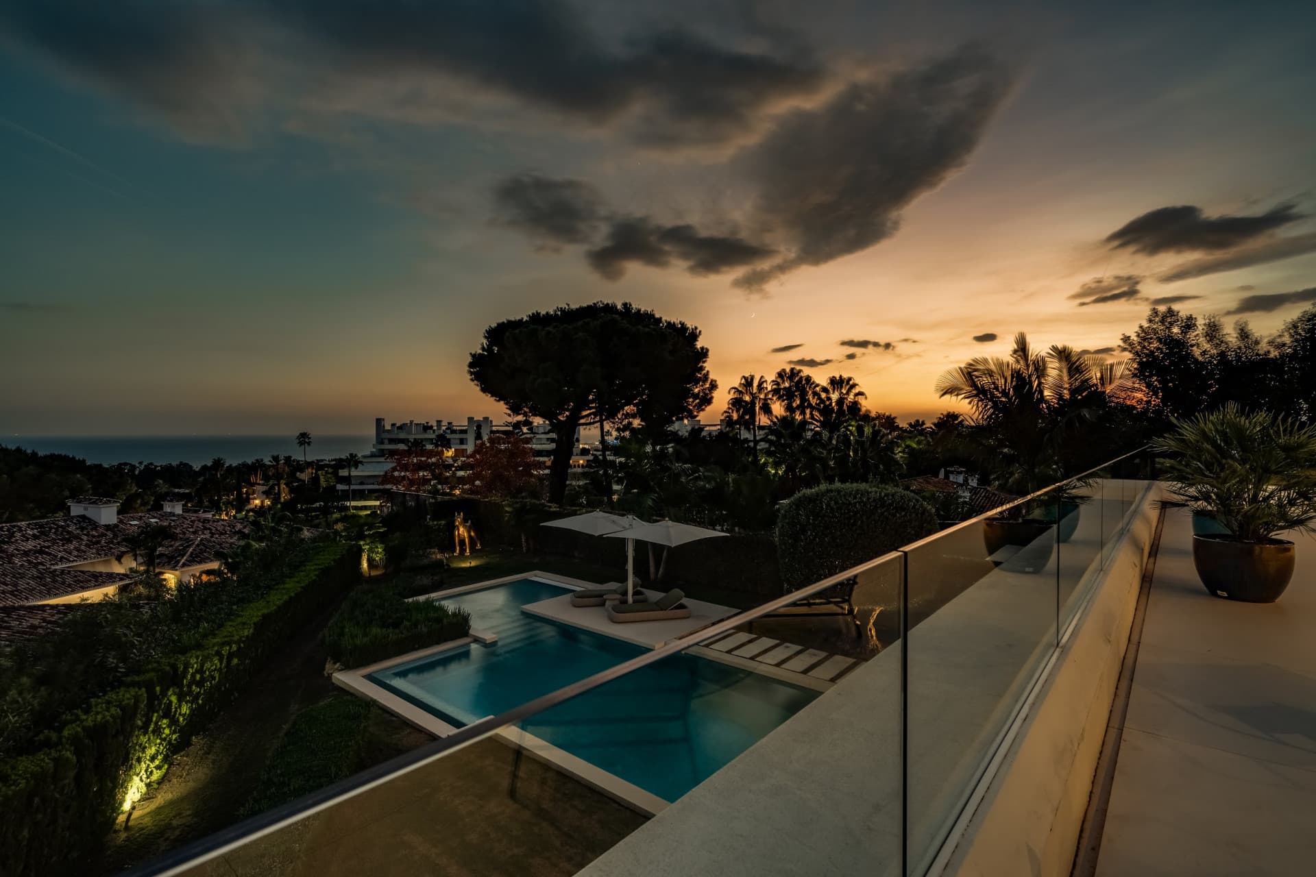 This exceptional villa is nestled within an exclusive gated community in Marbella’s prestigious Golden Mile