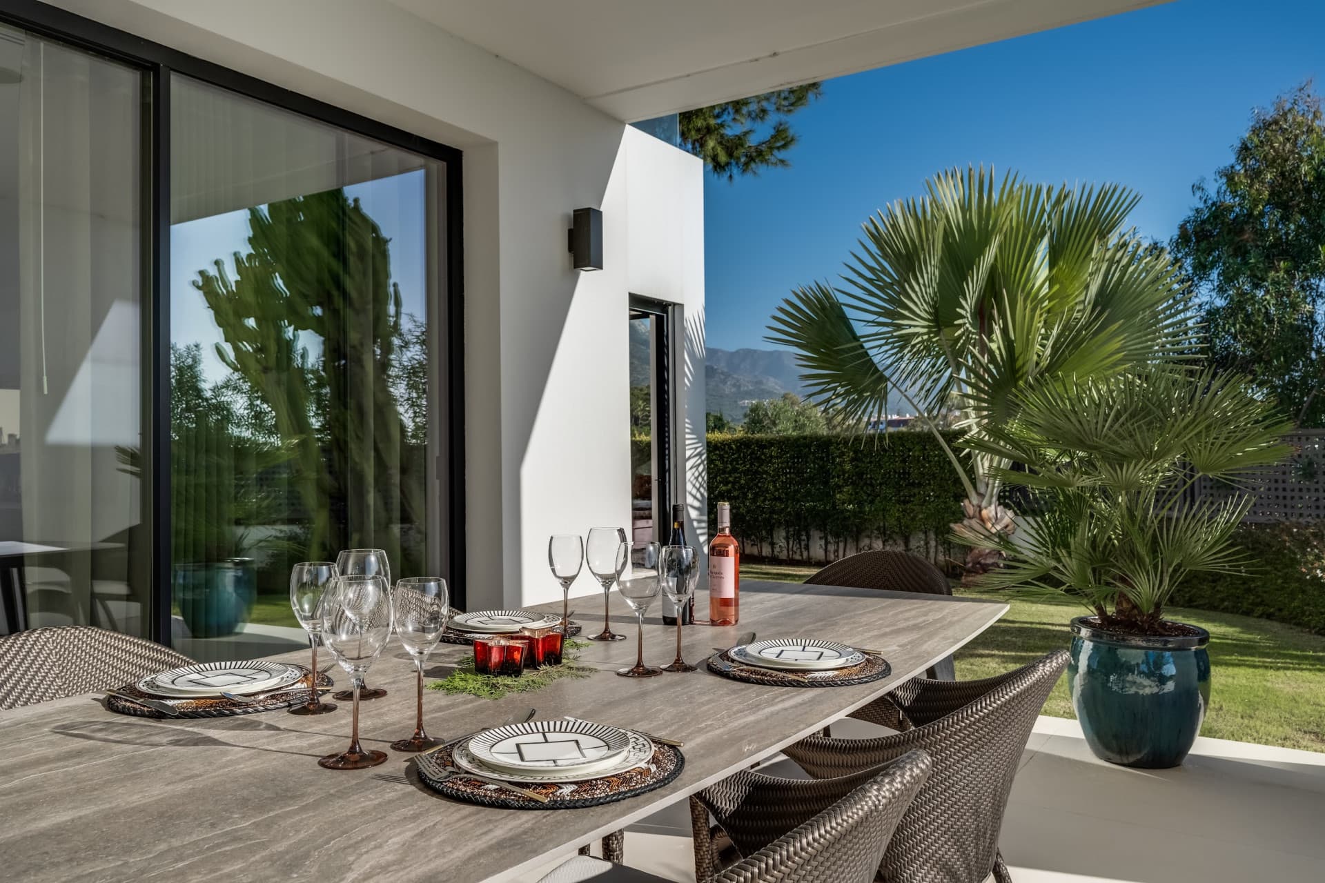 This exceptional villa is nestled within an exclusive gated community in Marbella’s prestigious Golden Mile