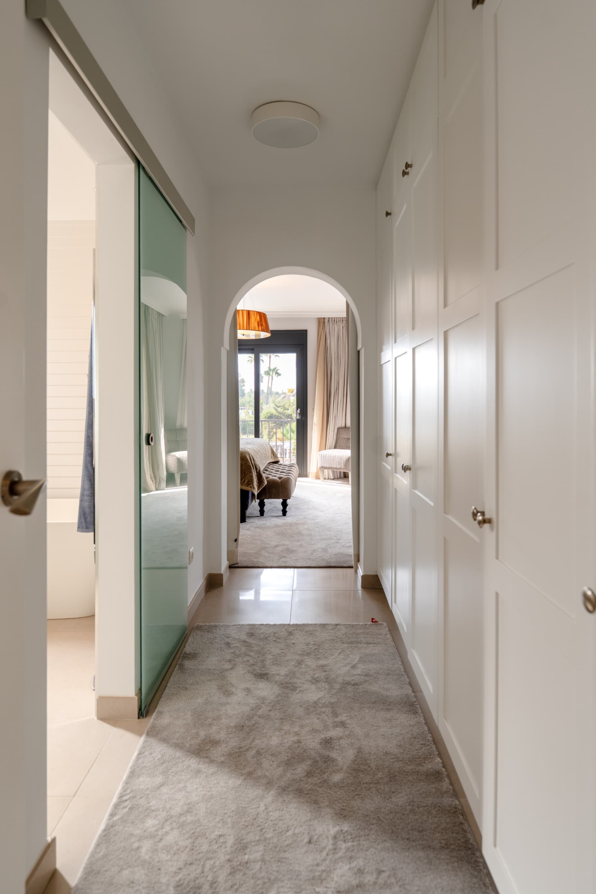 Sophisticated Living in Aloha, Nueva Andalucía Situated in the highly coveted neighborhood of Aloha in Nueva Andalucía,