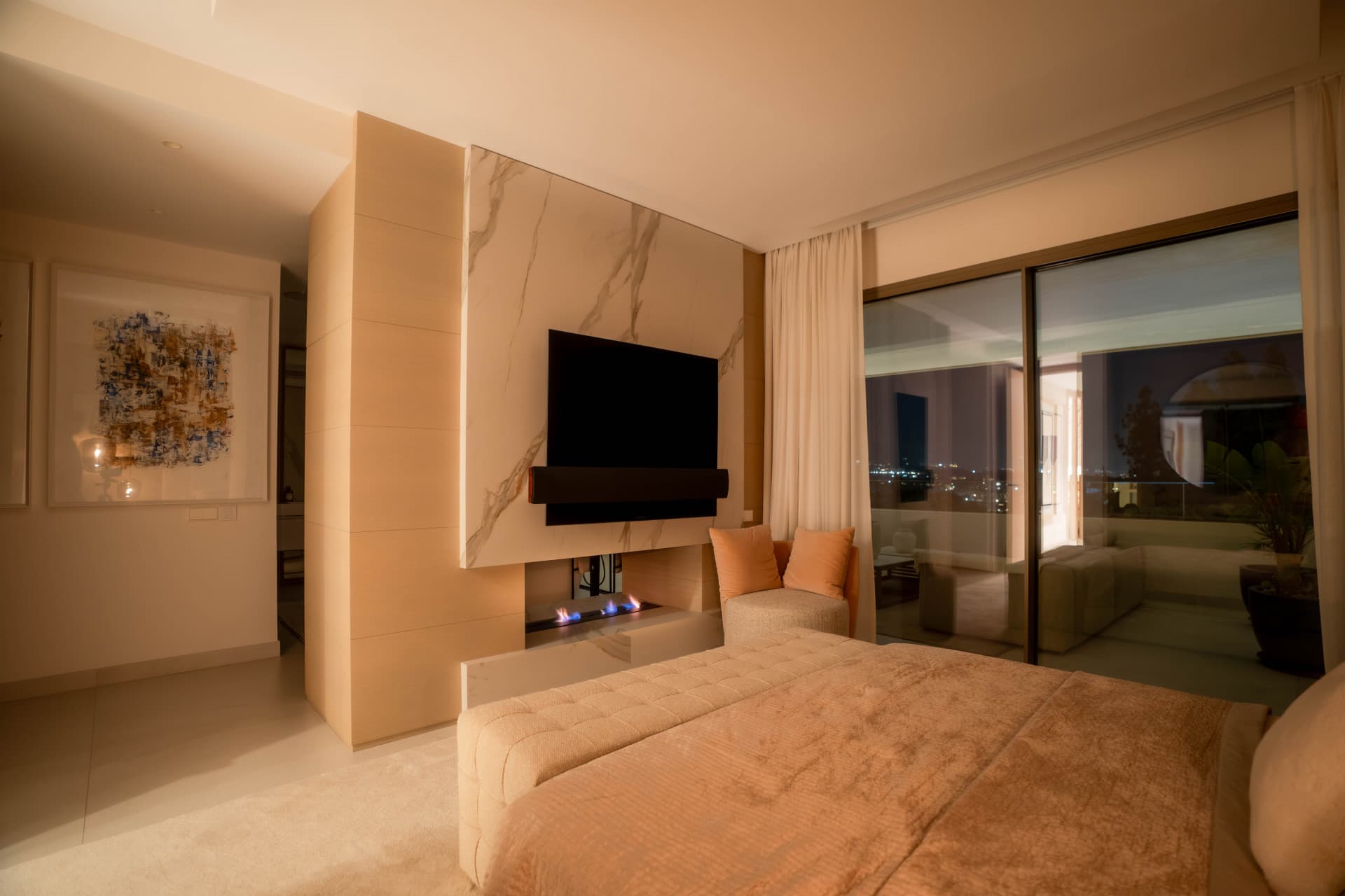 Vanguard Architecture & Security in Nueva AndalucíaThis exceptional contemporary villa is situated in the heart of Nueva