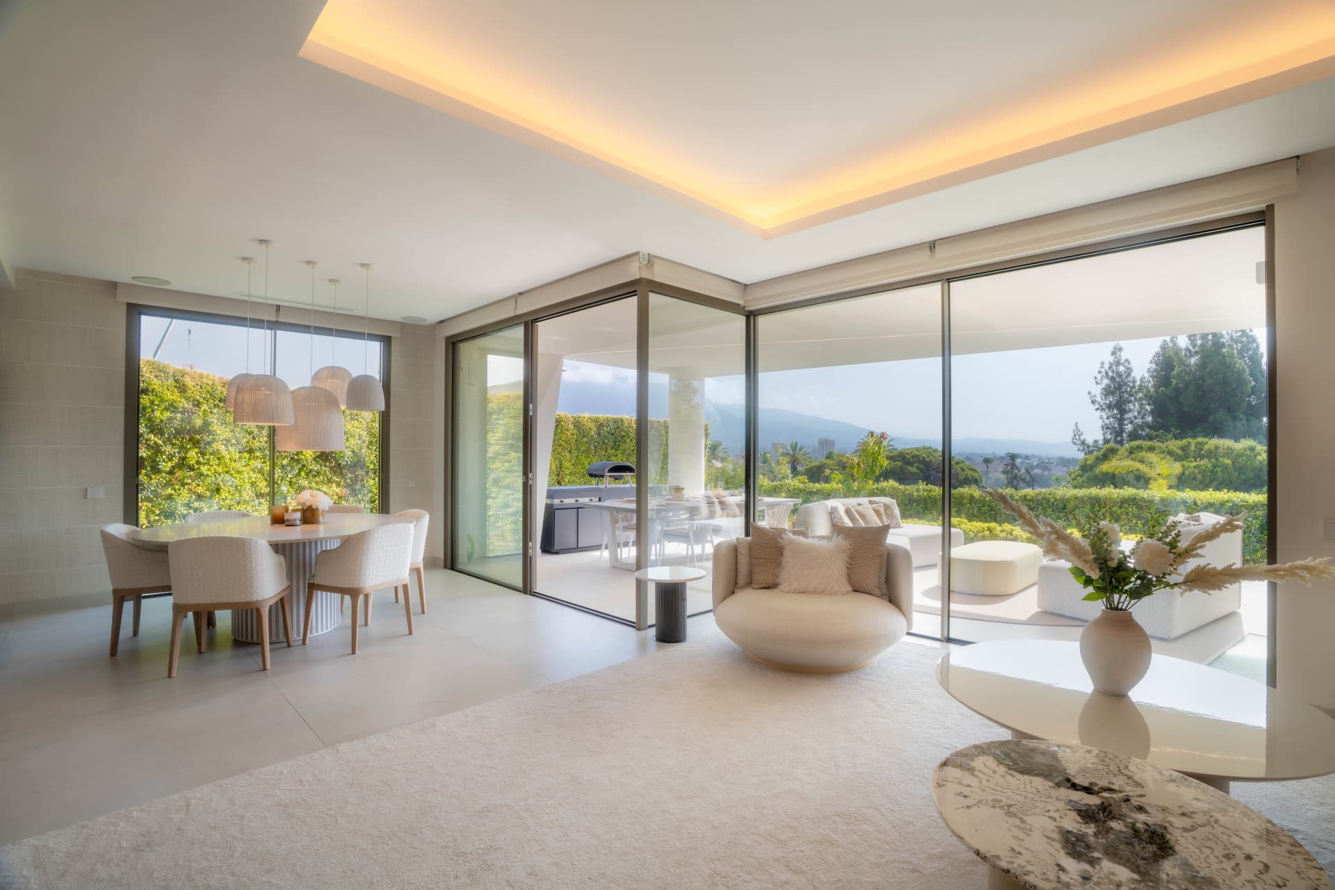 Vanguard Architecture & Security in Nueva AndalucíaThis exceptional contemporary villa is situated in the heart of Nueva