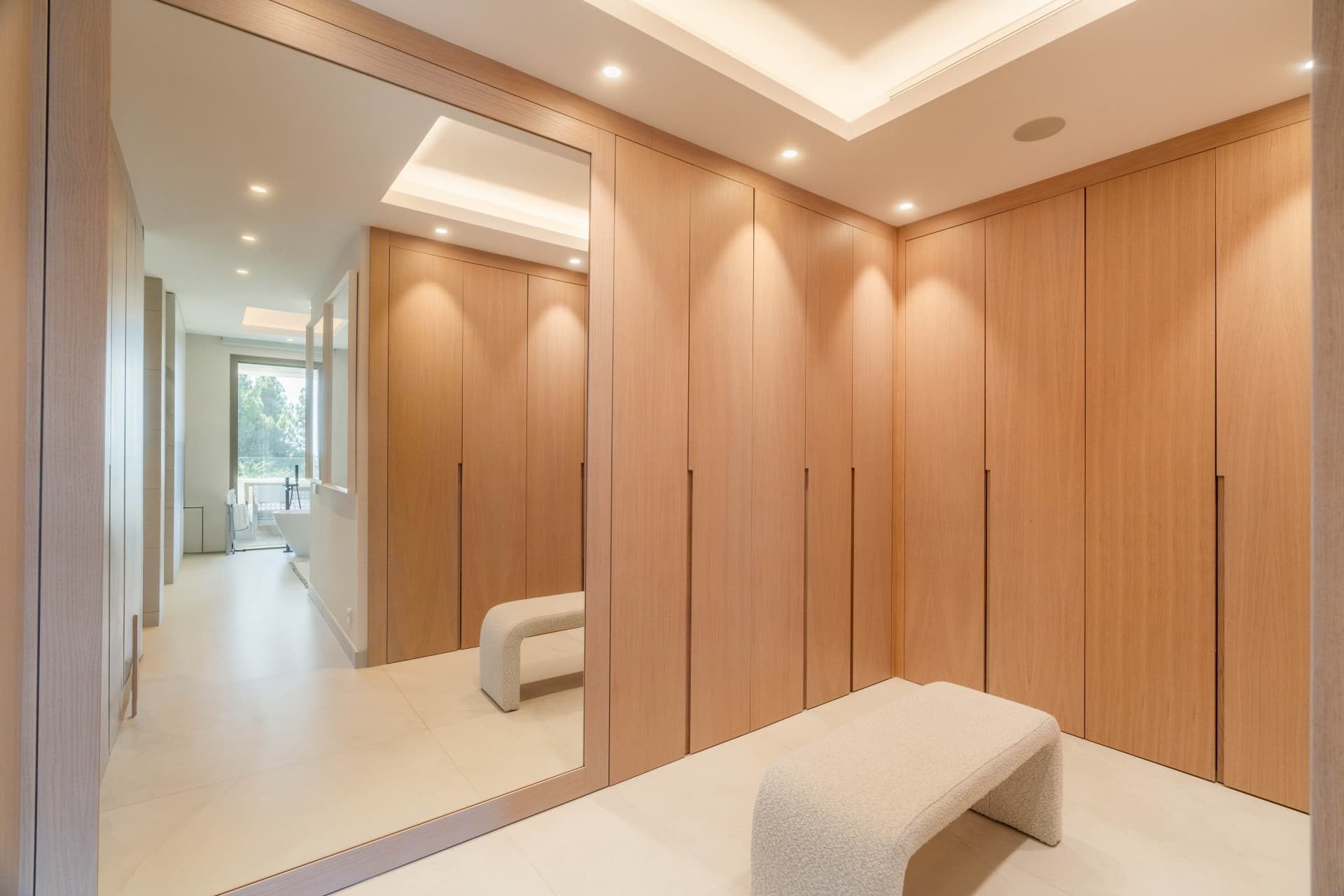 Vanguard Architecture & Security in Nueva AndalucíaThis exceptional contemporary villa is situated in the heart of Nueva