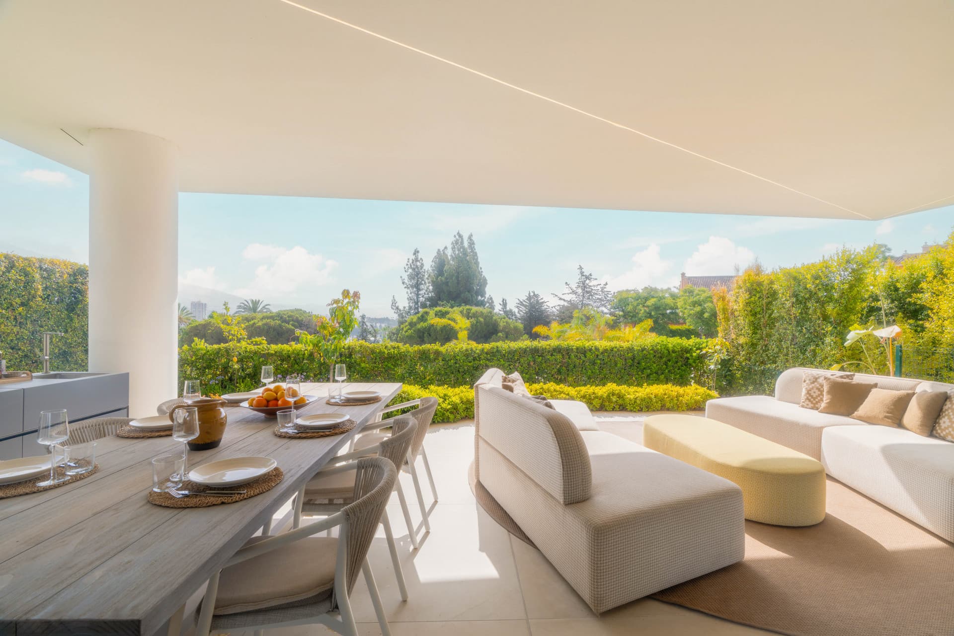 Vanguard Architecture & Security in Nueva AndalucíaThis exceptional contemporary villa is situated in the heart of Nueva