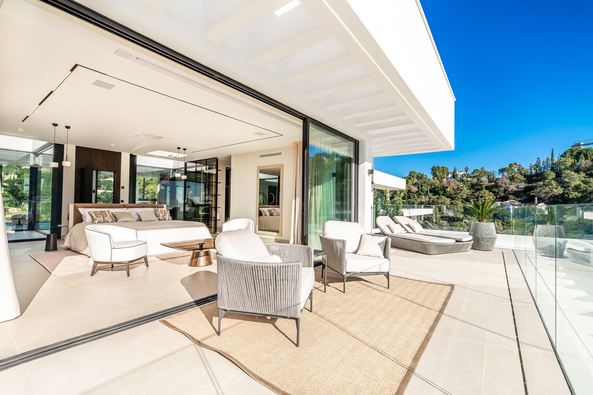 Incredible contemporary villa located in the heart of Madroñal, Benahavís, with breathtaking panoramic sea views