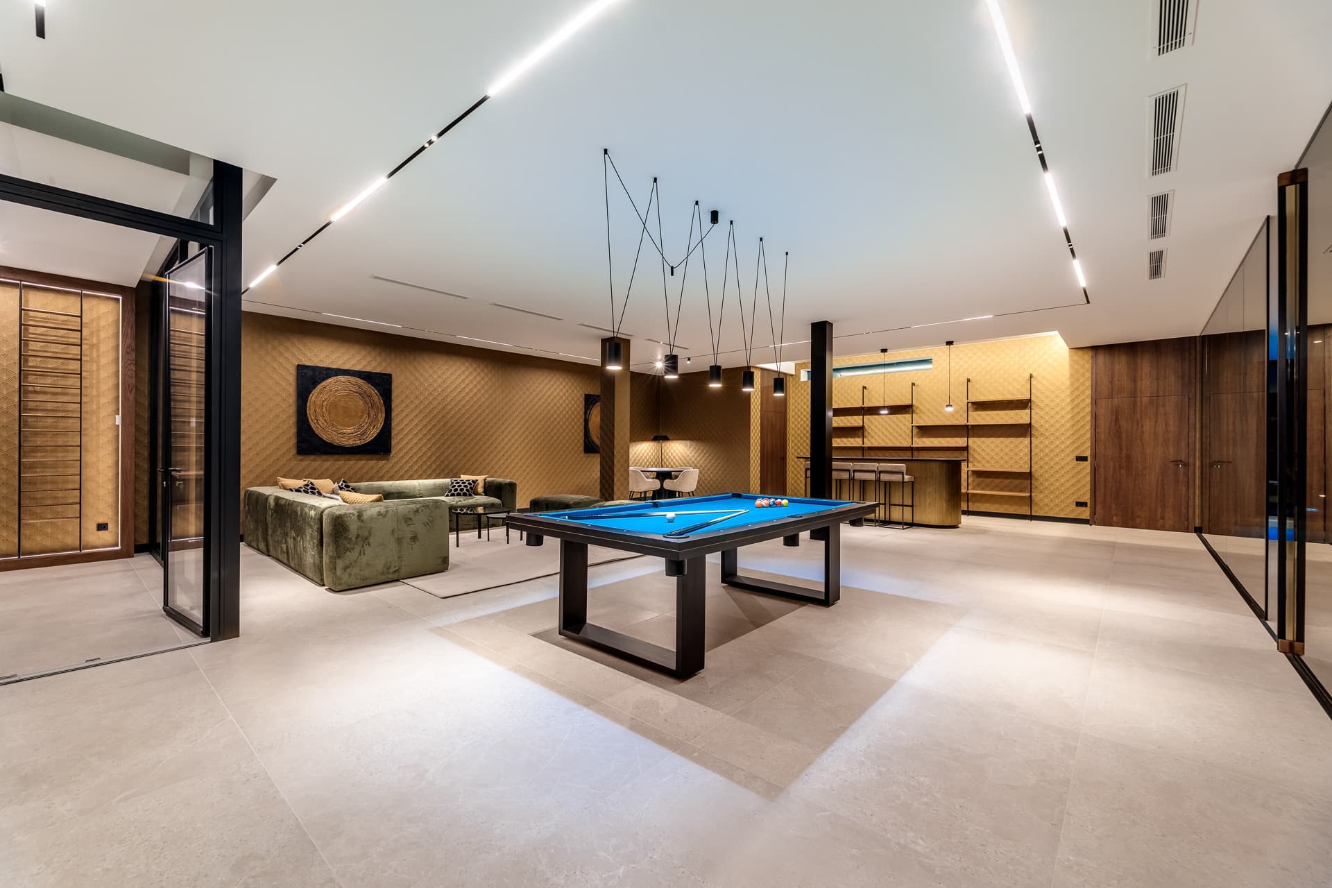 Incredible contemporary villa located in the heart of Madroñal, Benahavís, with breathtaking panoramic sea views
