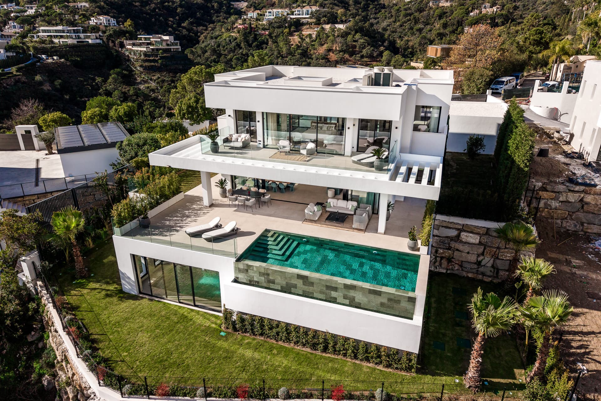 Incredible contemporary villa located in the heart of Madroñal, Benahavís, with breathtaking panoramic sea views