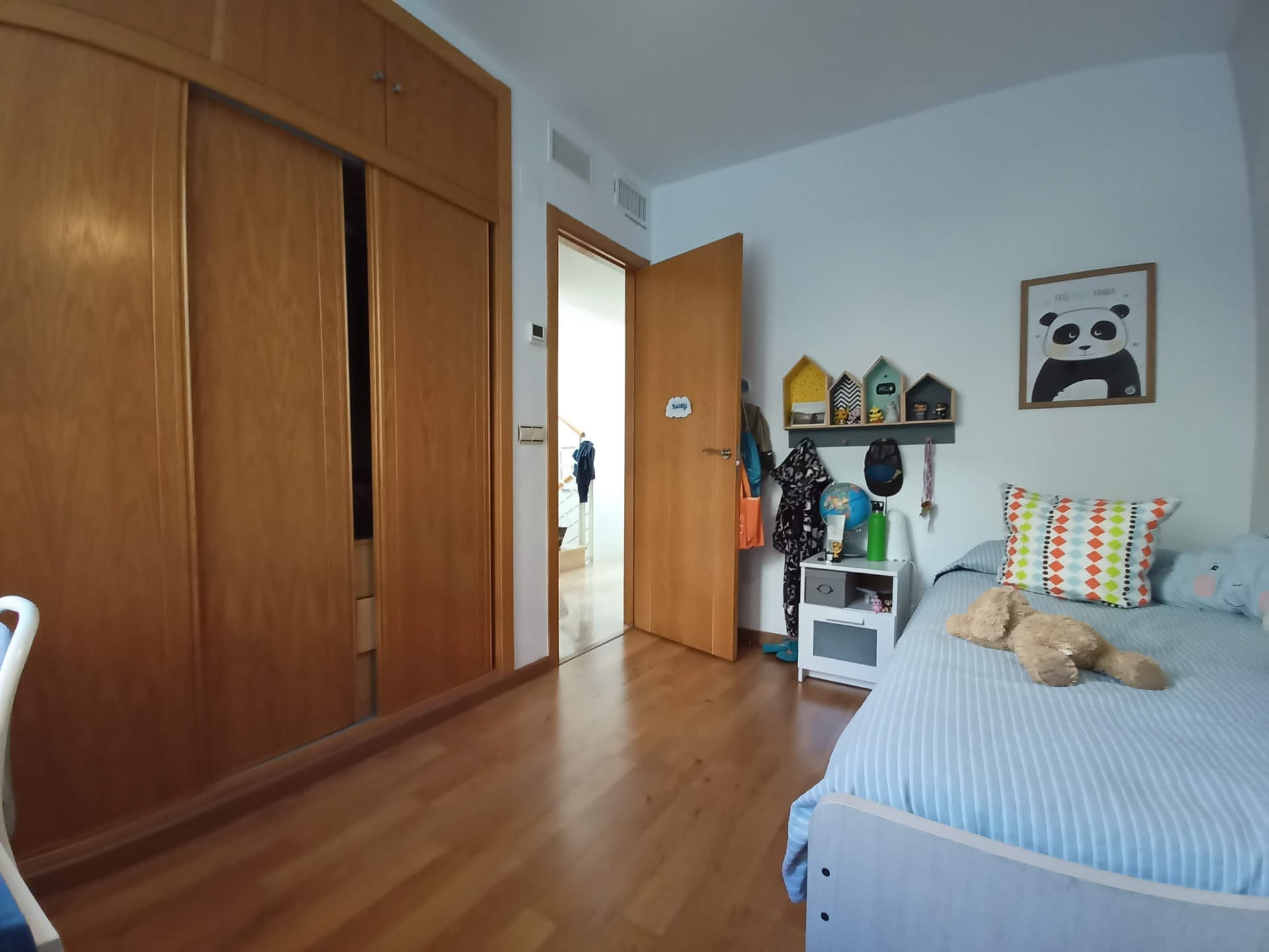 Adosado con vistas panorámicas al mar en Terrazas de Miraflores, Málaga Es muy difícil encontrar casas a la venta en Ter