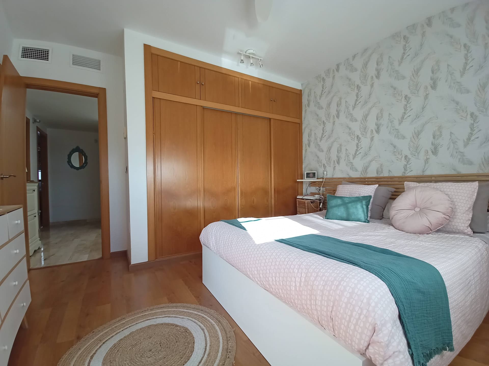Adosado con vistas panorámicas al mar en Terrazas de Miraflores, Málaga Es muy difícil encontrar casas a la venta en Ter