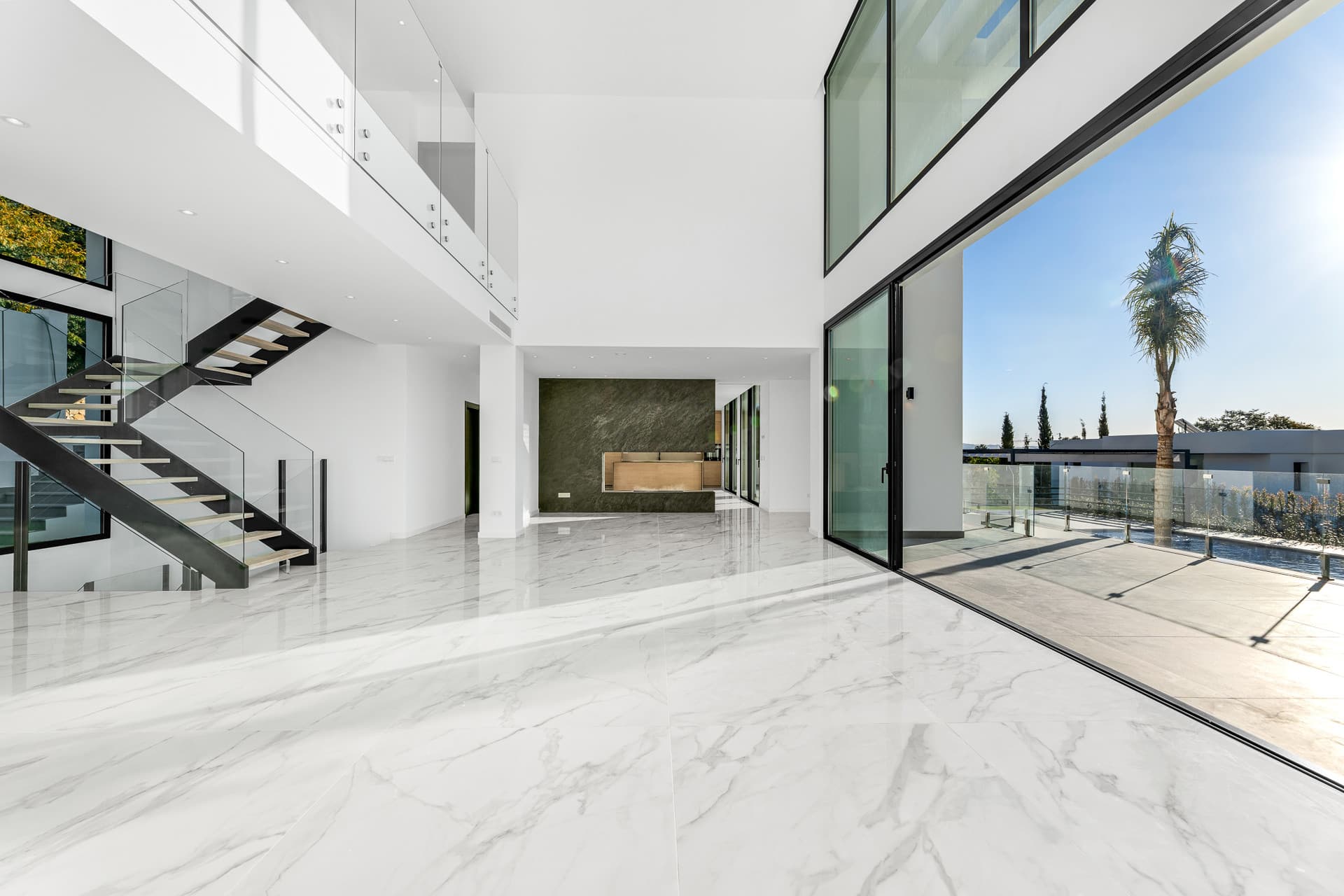 LUXURY NEW-BUILD VILLA IN PARAÍSO ALTO, BENAHAVÍS Located in the prestigious residential area of Paraíso Alto, this newl