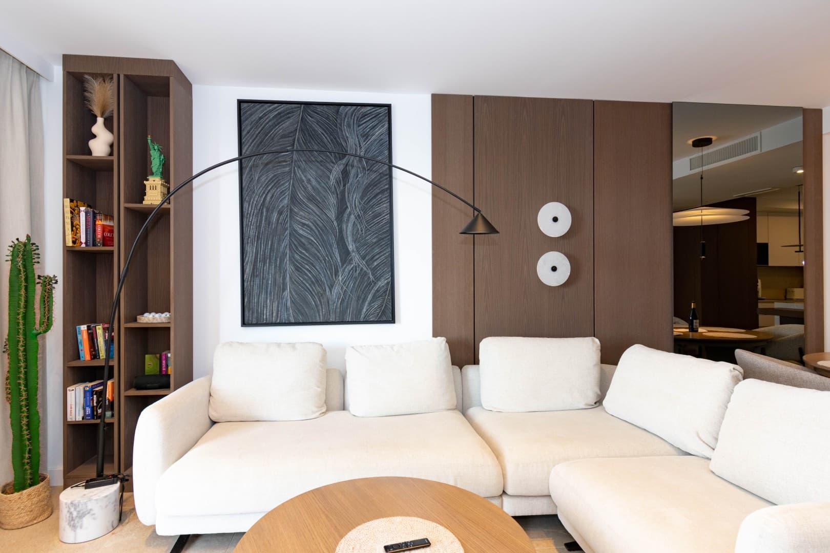 Contemporary Luxury Penthouse with Panoramic Sea Views and Private Rooftop Jacuzzi in Las Mesas, Estepona