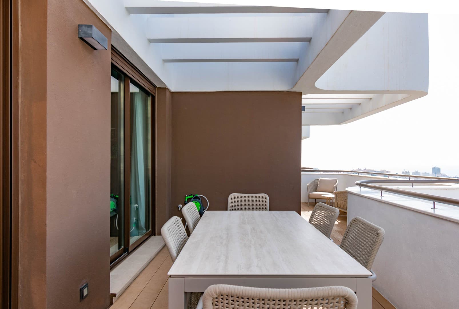 Contemporary Luxury Penthouse with Panoramic Sea Views and Private Rooftop Jacuzzi in Las Mesas, Estepona