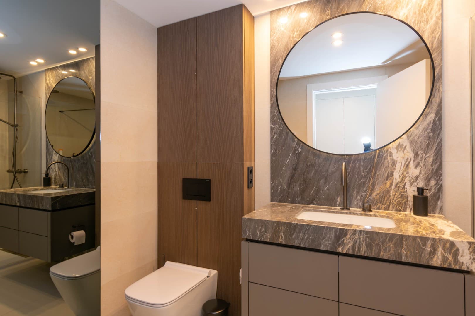 Contemporary Luxury Penthouse with Panoramic Sea Views and Private Rooftop Jacuzzi in Las Mesas, Estepona