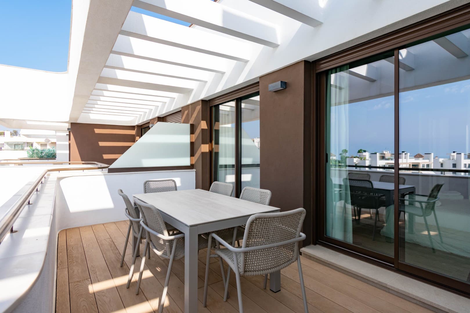 Contemporary Luxury Penthouse with Panoramic Sea Views and Private Rooftop Jacuzzi in Las Mesas, Estepona