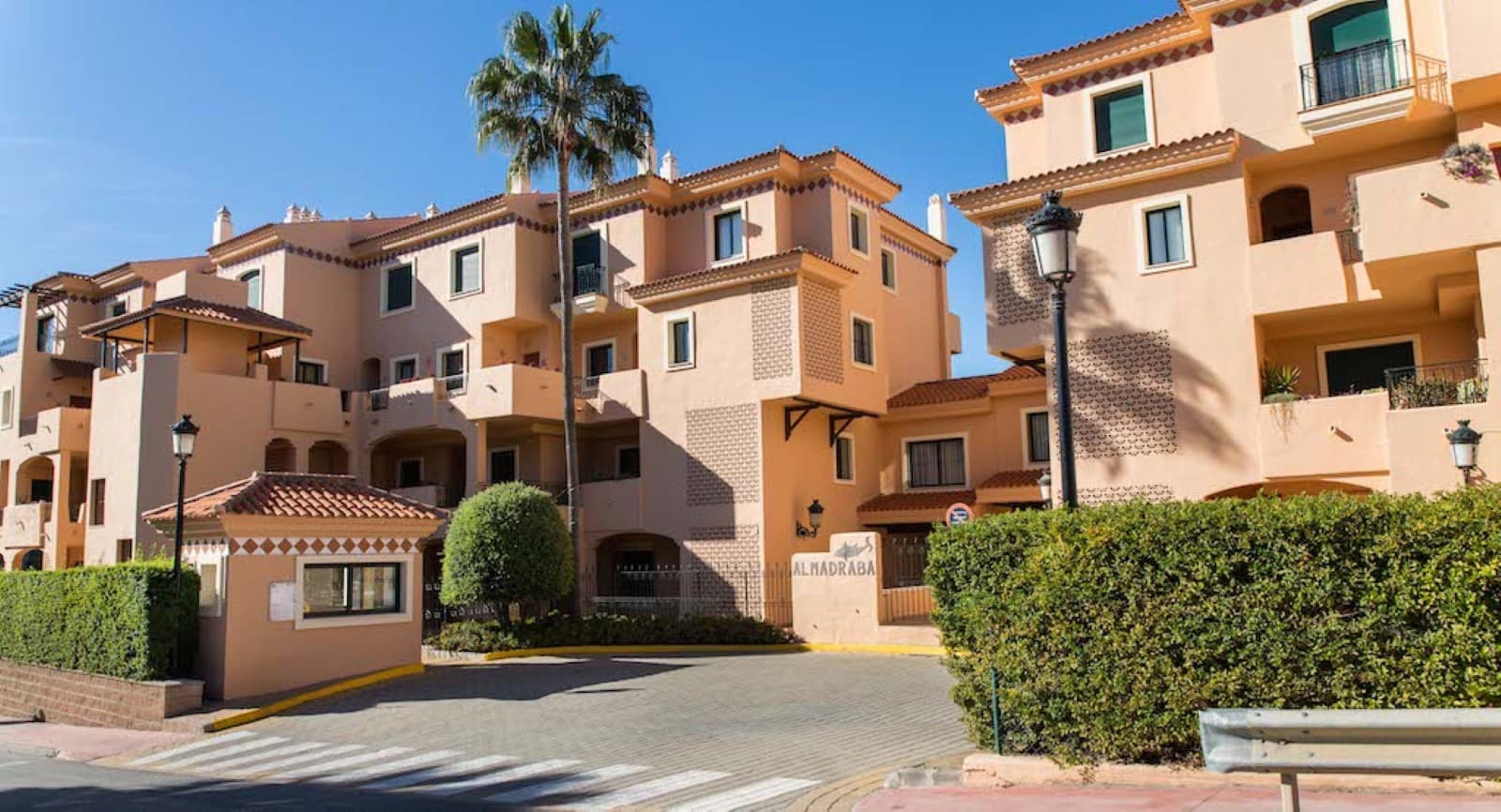 Magnificent 3-bedroom duplex apartment near by Duquesa