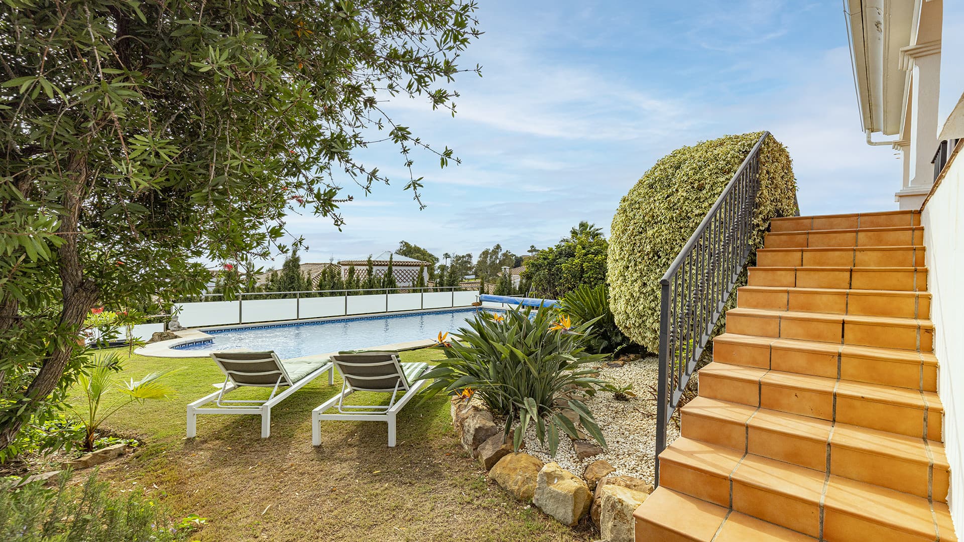 Elegant 4-Bedroom Villa with Panoramic Sea Views in La Paloma, Manilva
