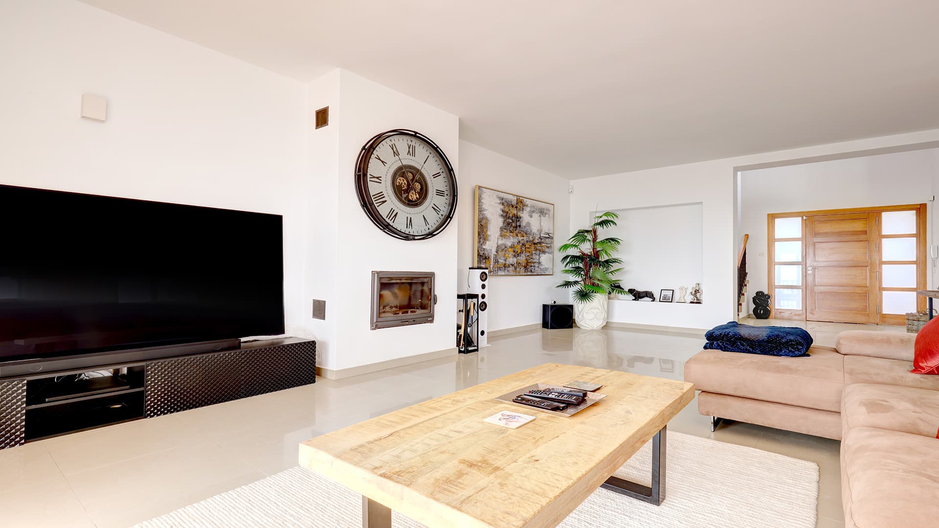Elegant 4-Bedroom Villa with Panoramic Sea Views in La Paloma, Manilva