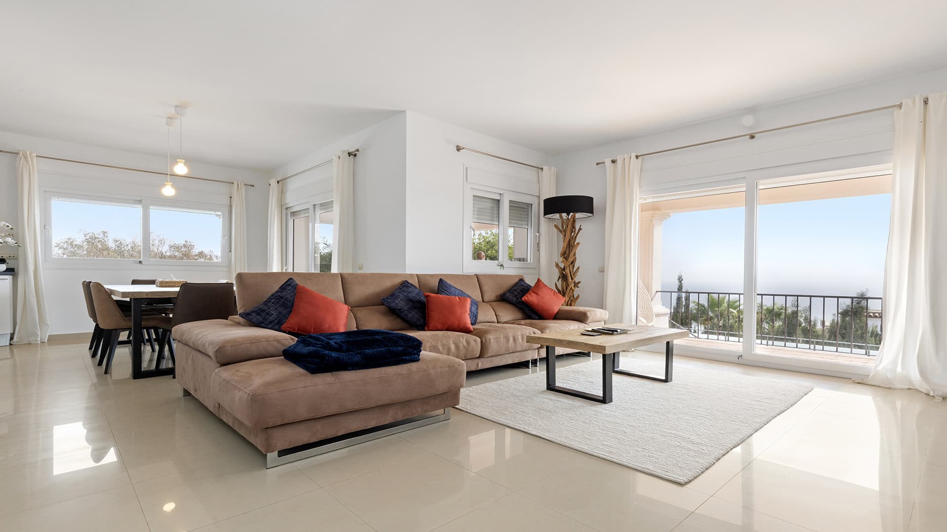 Elegant 4-Bedroom Villa with Panoramic Sea Views in La Paloma, Manilva