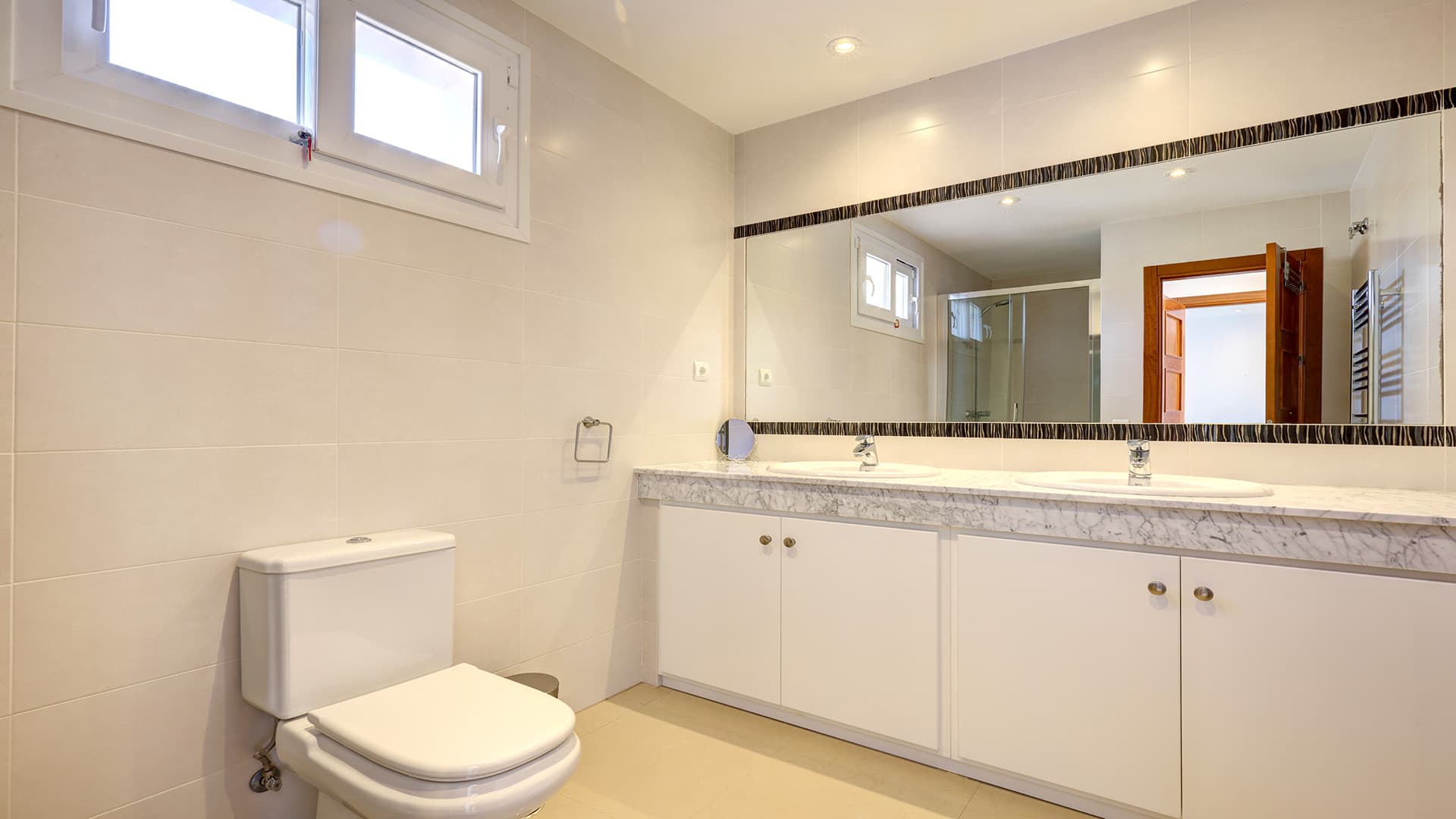 Elegant 4-Bedroom Villa with Panoramic Sea Views in La Paloma, Manilva